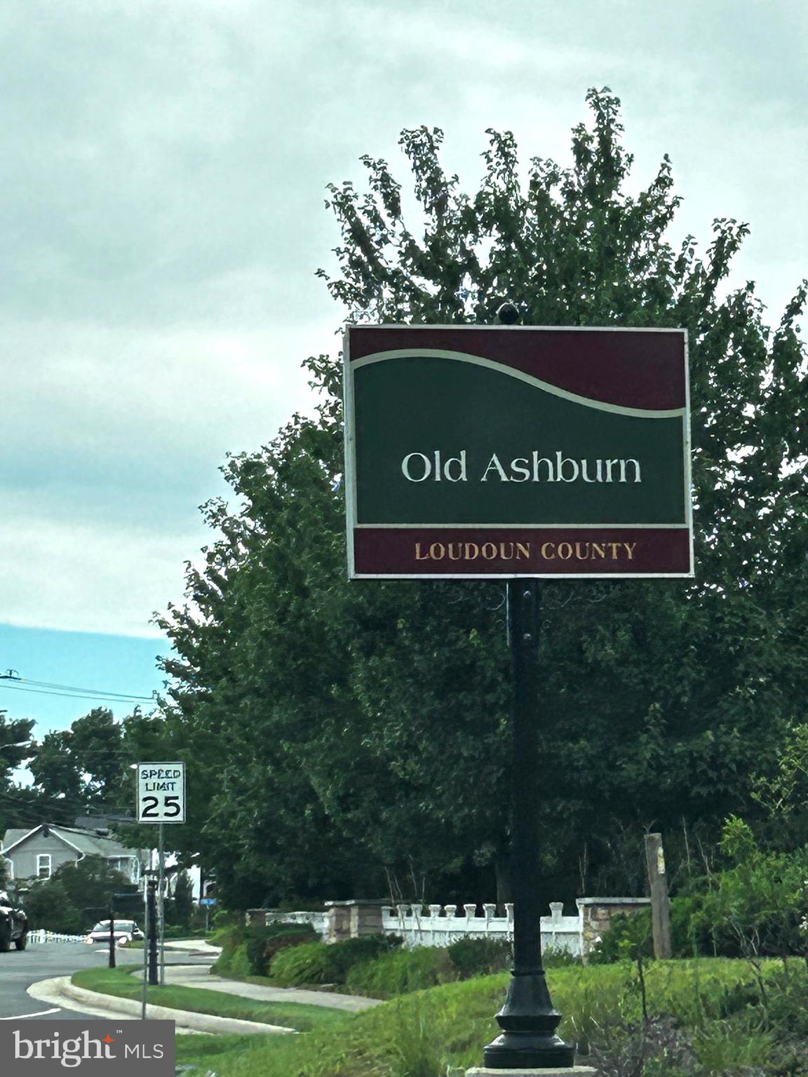 ASHBURN MANOR - Residential