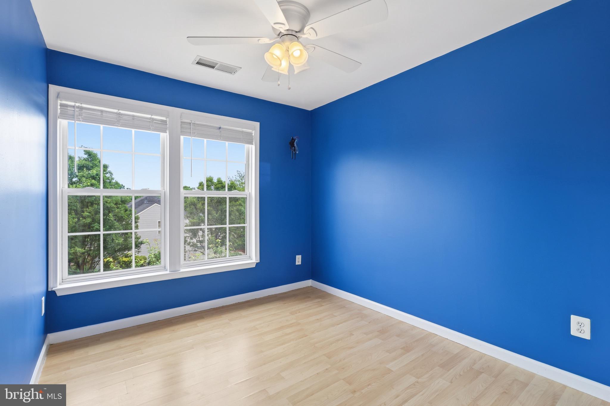 ASHBURN MANOR - Residential