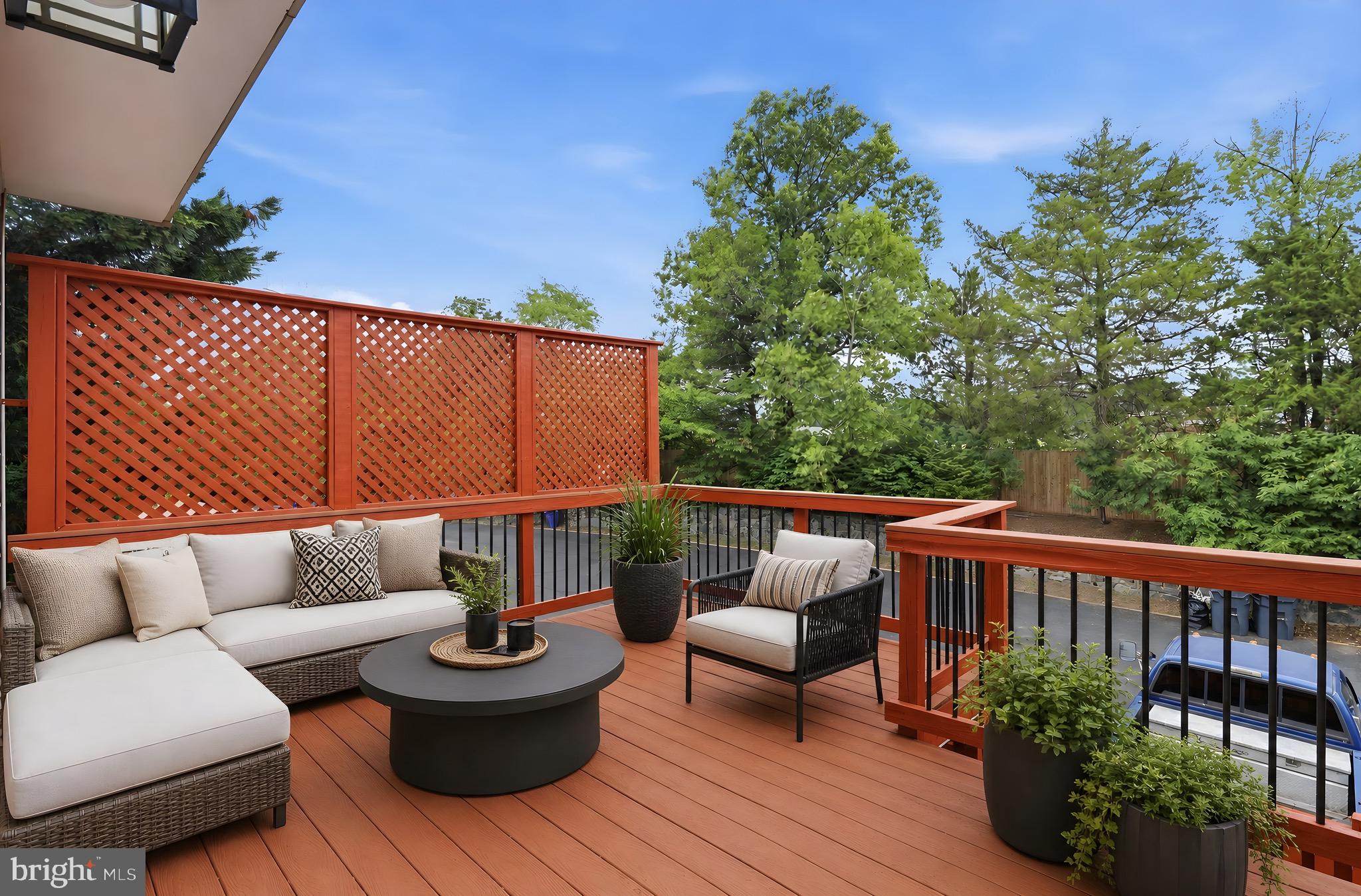 ASHBURN MANOR - Residential