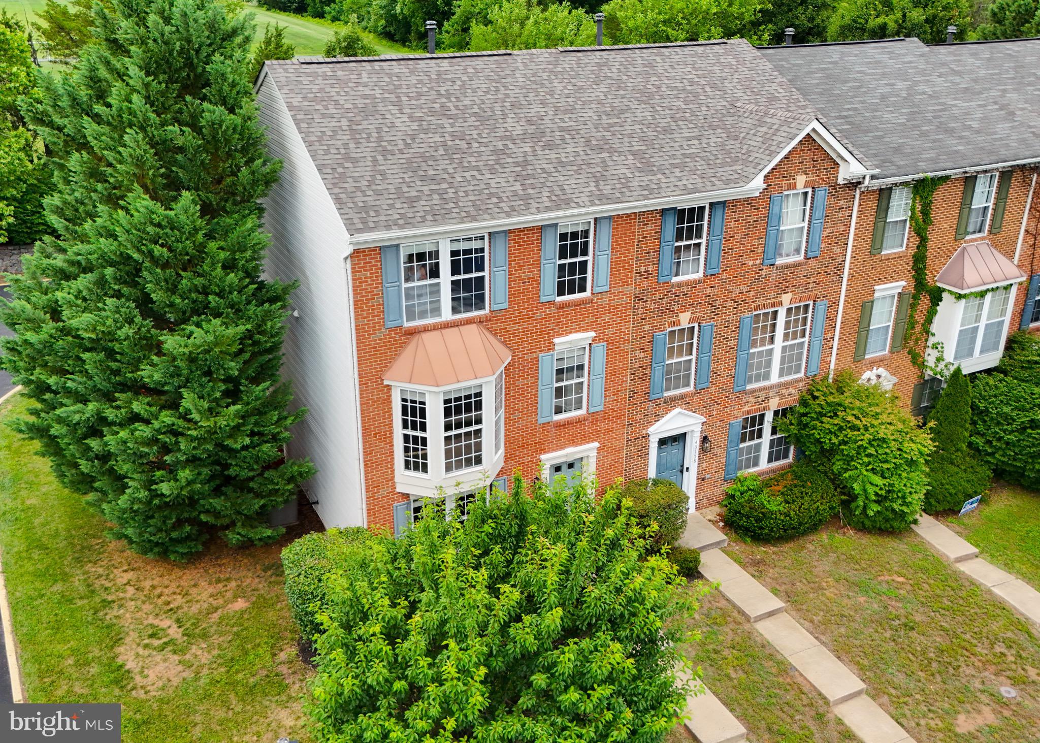 ASHBURN MANOR - Residential