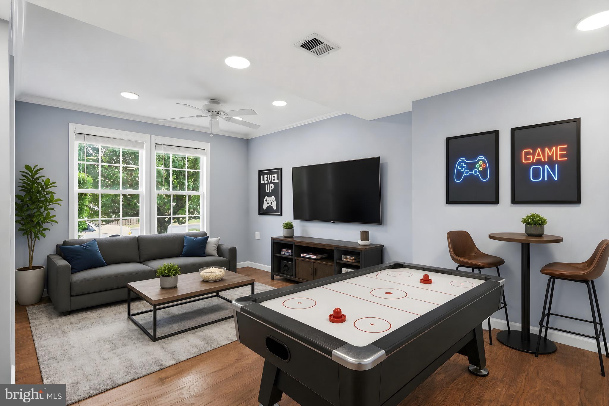 ASHBURN MANOR - Residential