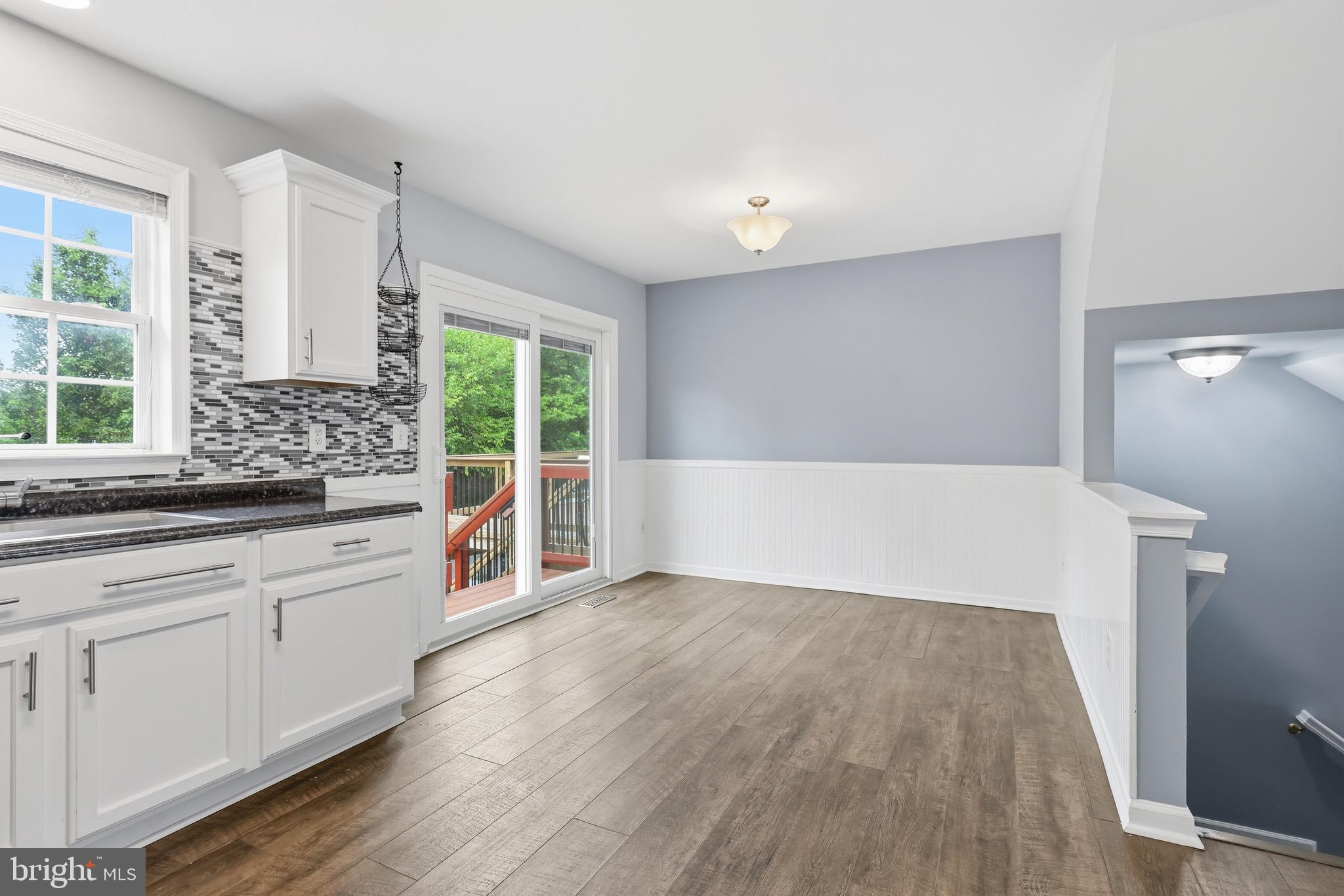 ASHBURN MANOR - Residential