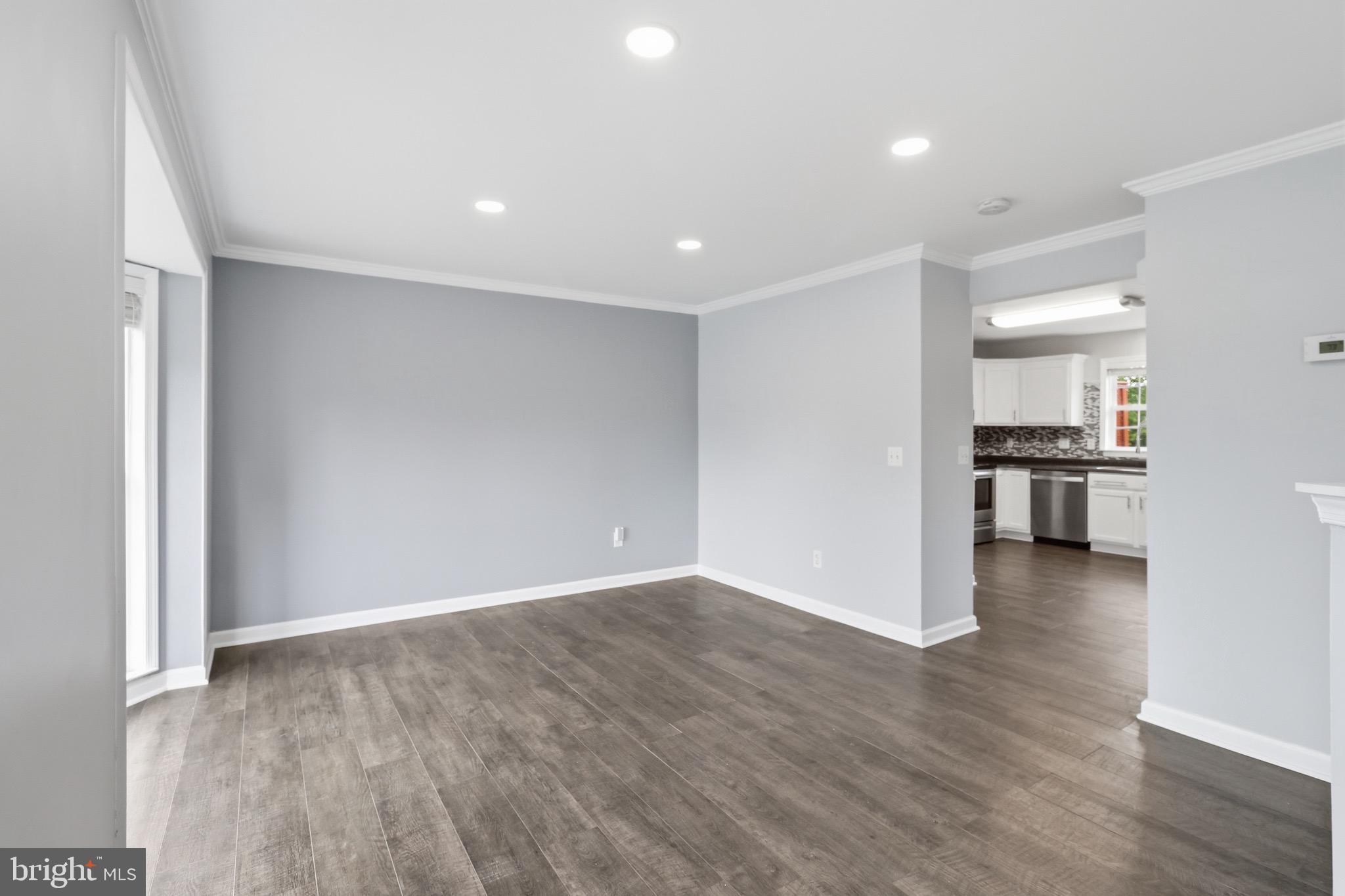 ASHBURN MANOR - Residential