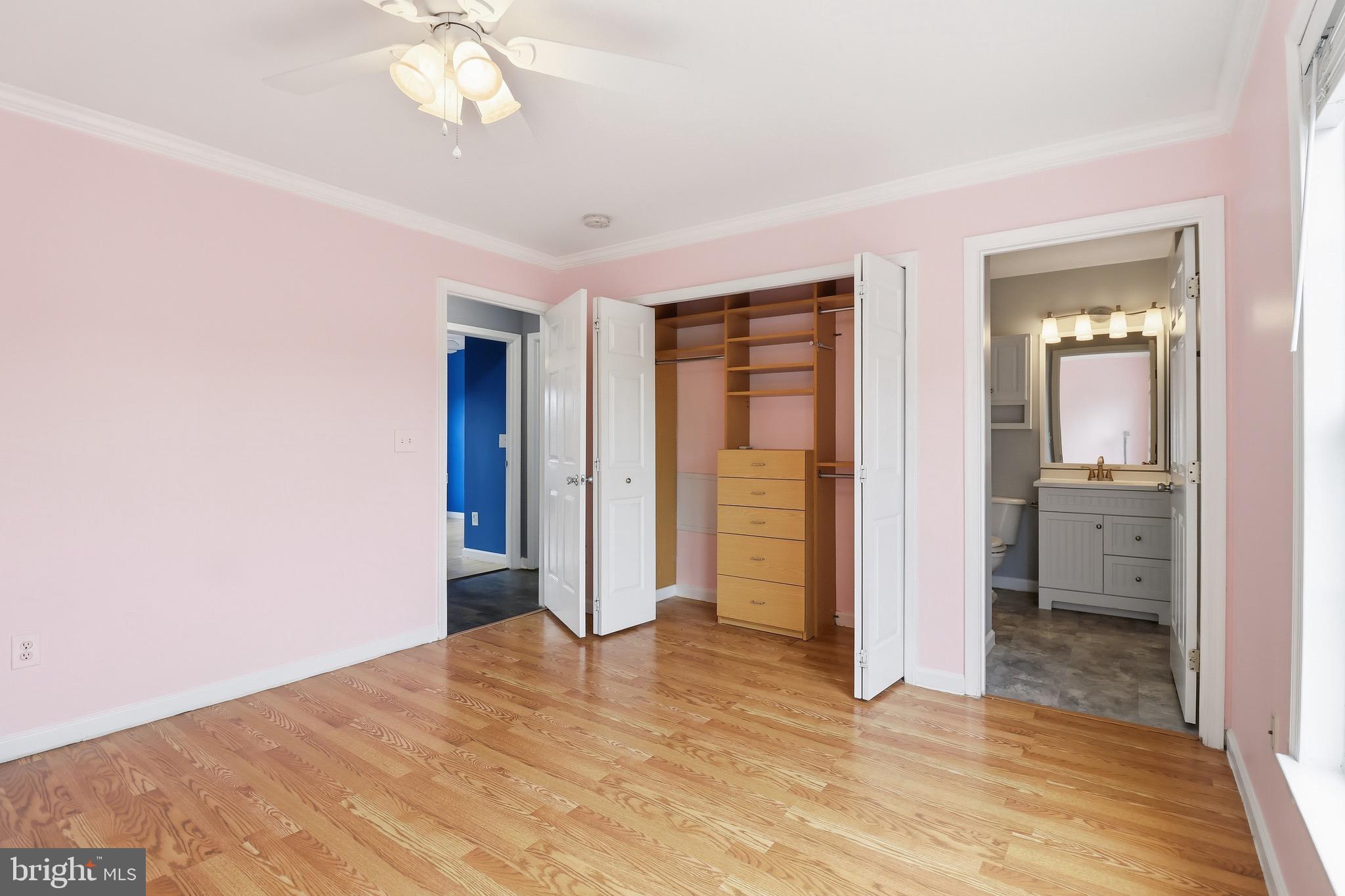 ASHBURN MANOR - Residential