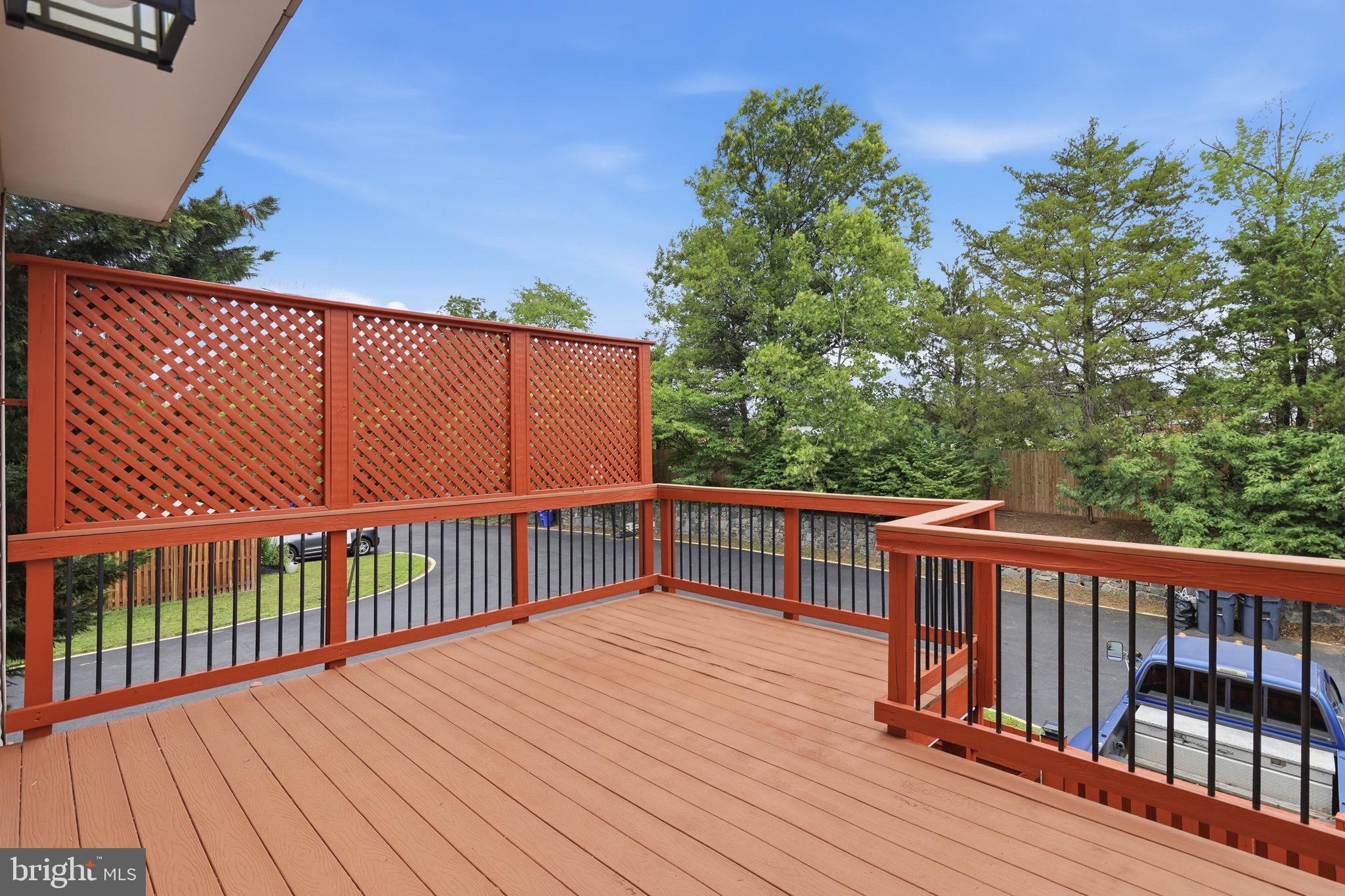 ASHBURN MANOR - Residential