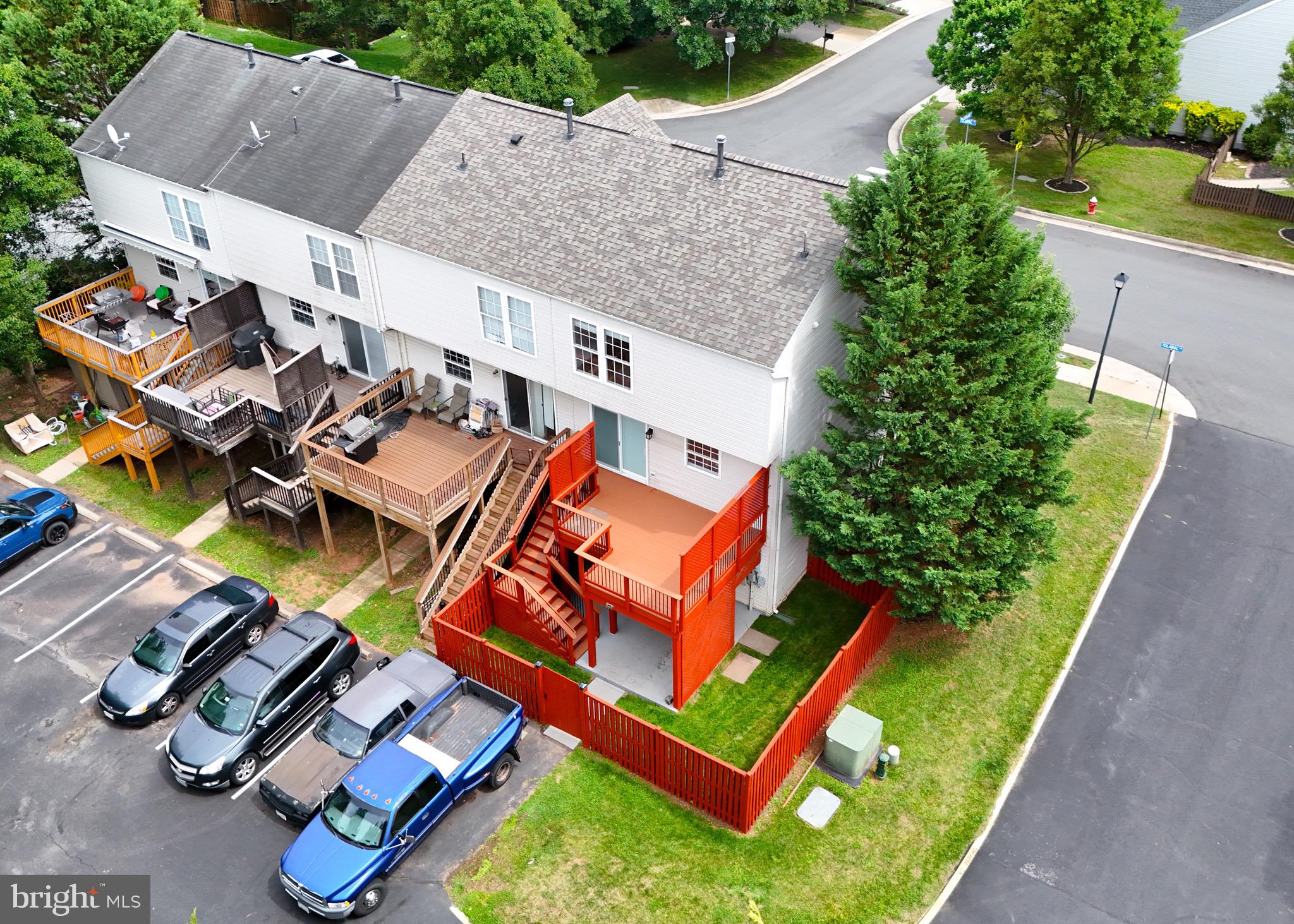 ASHBURN MANOR - Residential