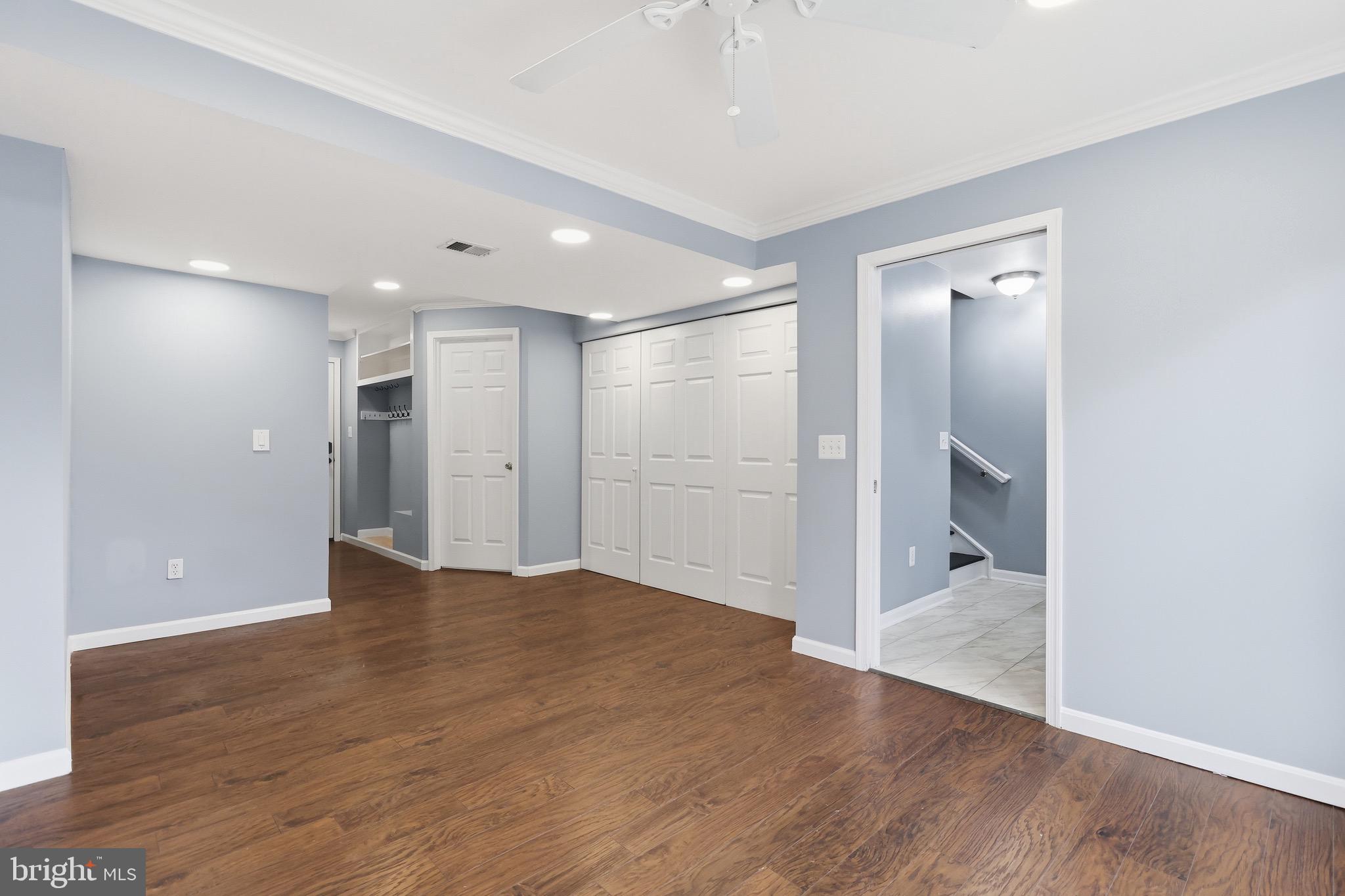 ASHBURN MANOR - Residential