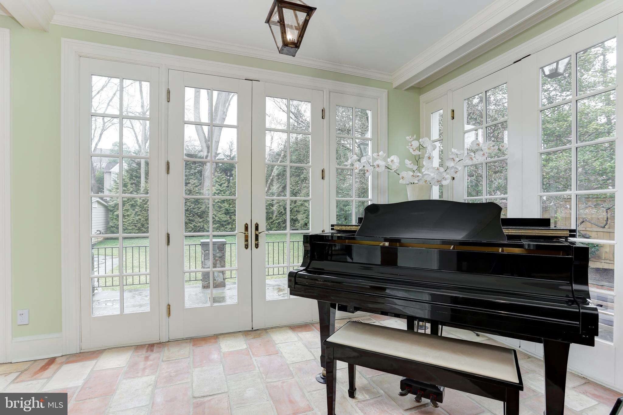 WESLEY HEIGHTS - Residential