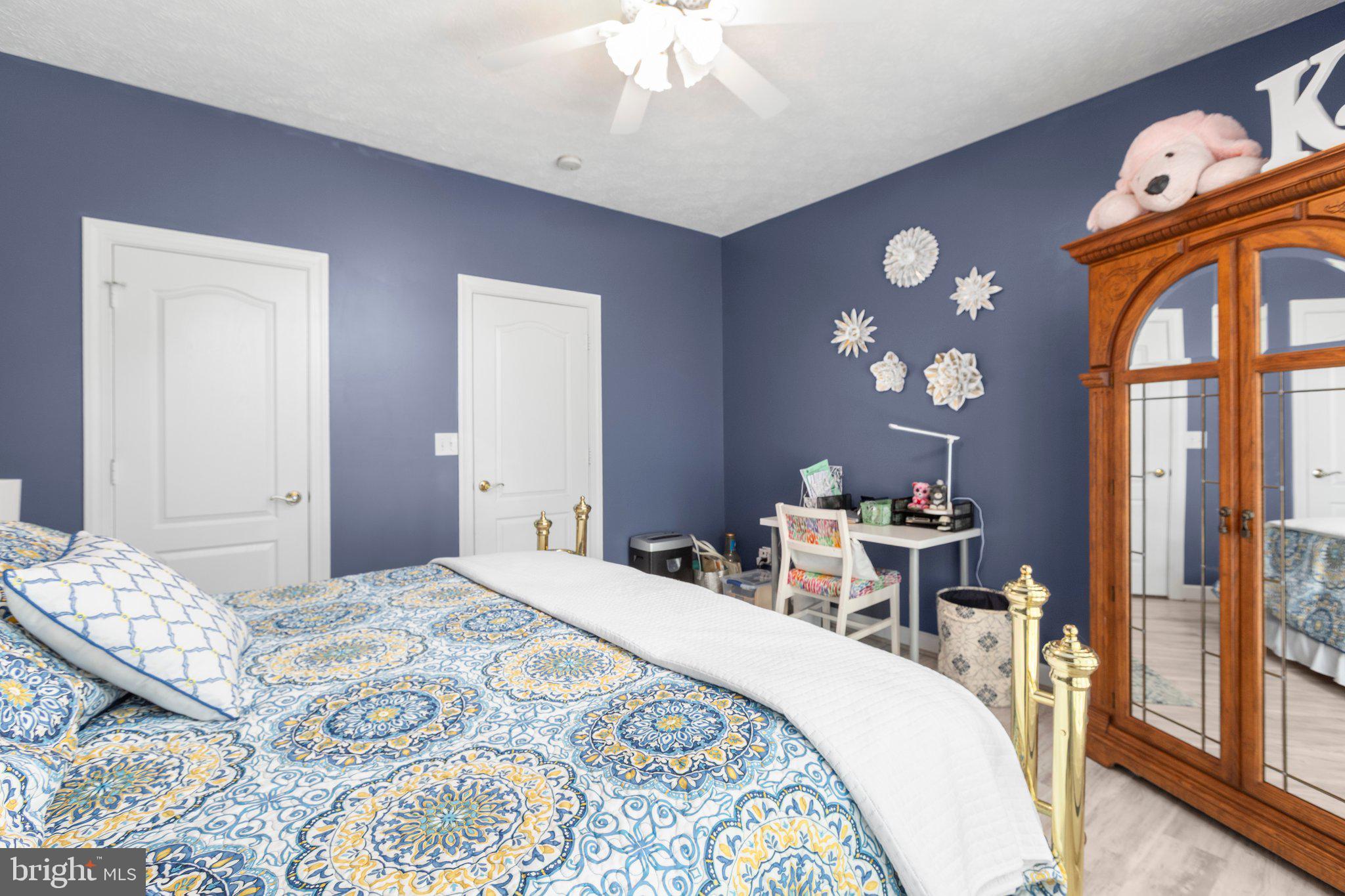 LONG ACRES - Residential