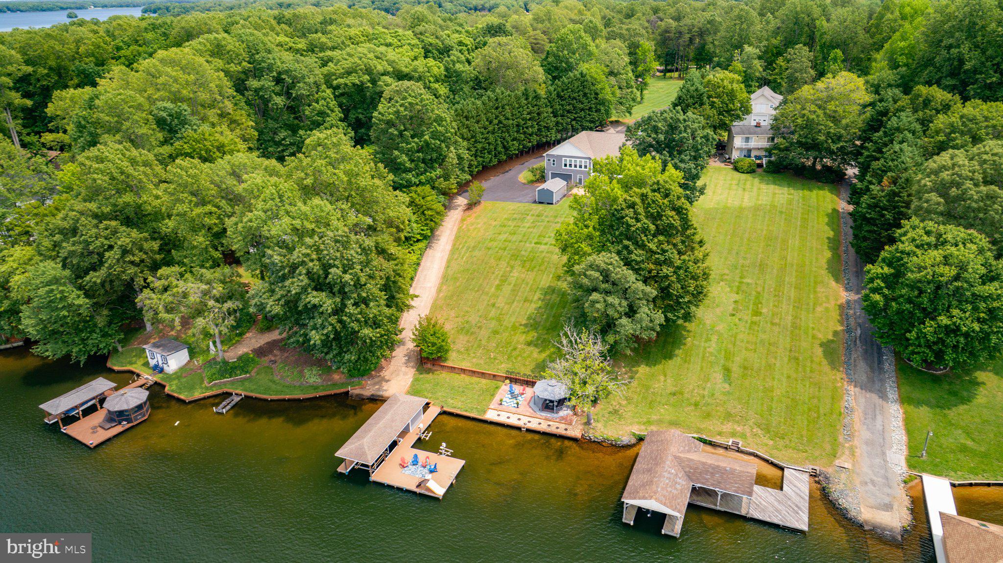 LONG ACRES - Residential