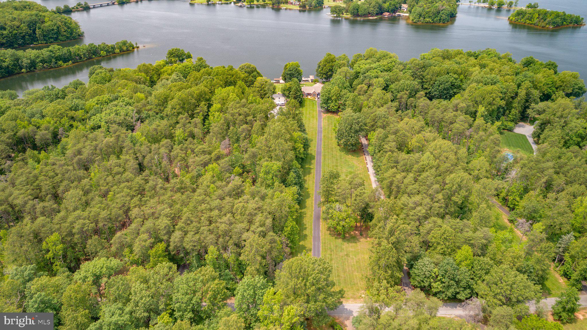 LONG ACRES - Residential