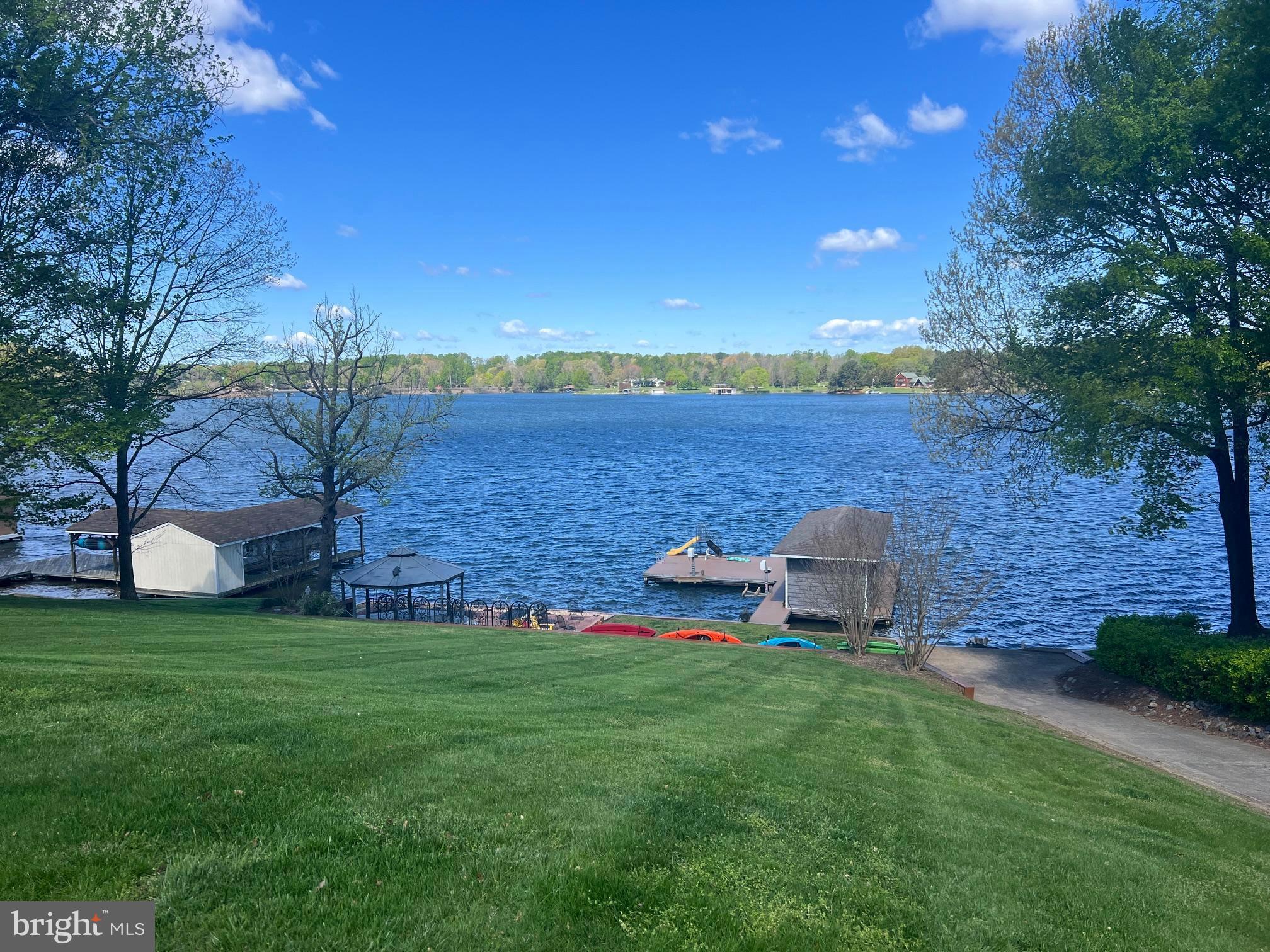 LONG ACRES - Residential
