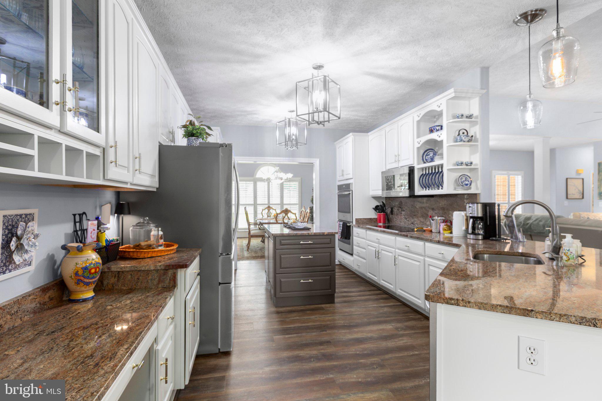 LONG ACRES - Residential