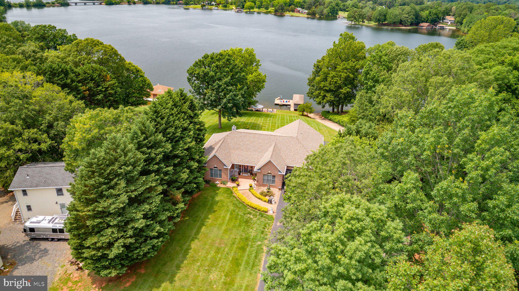LONG ACRES - Residential