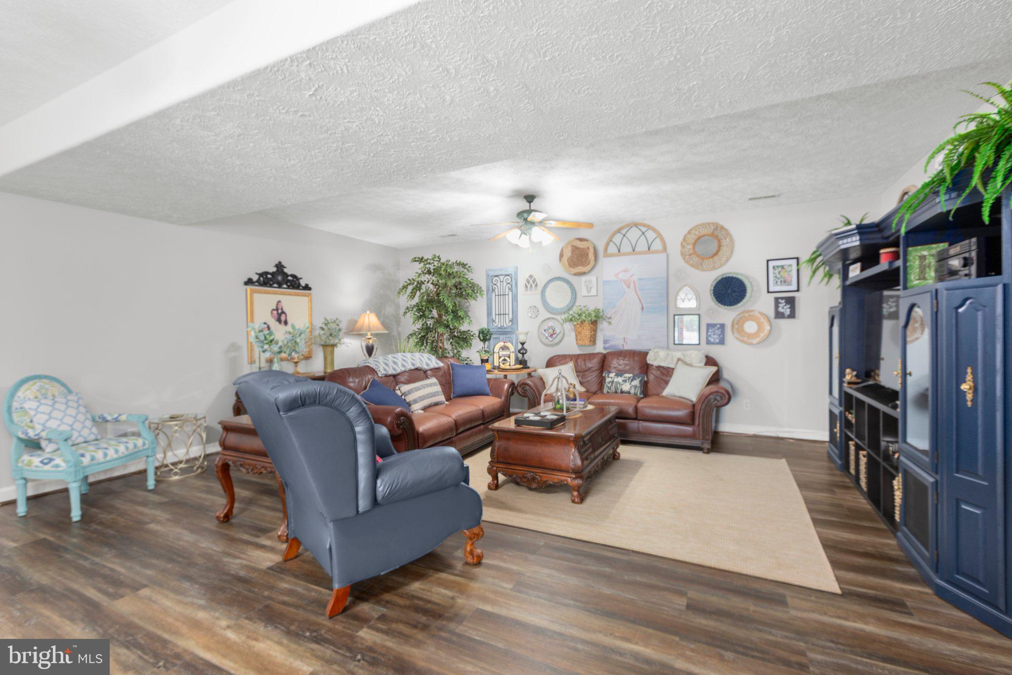 LONG ACRES - Residential