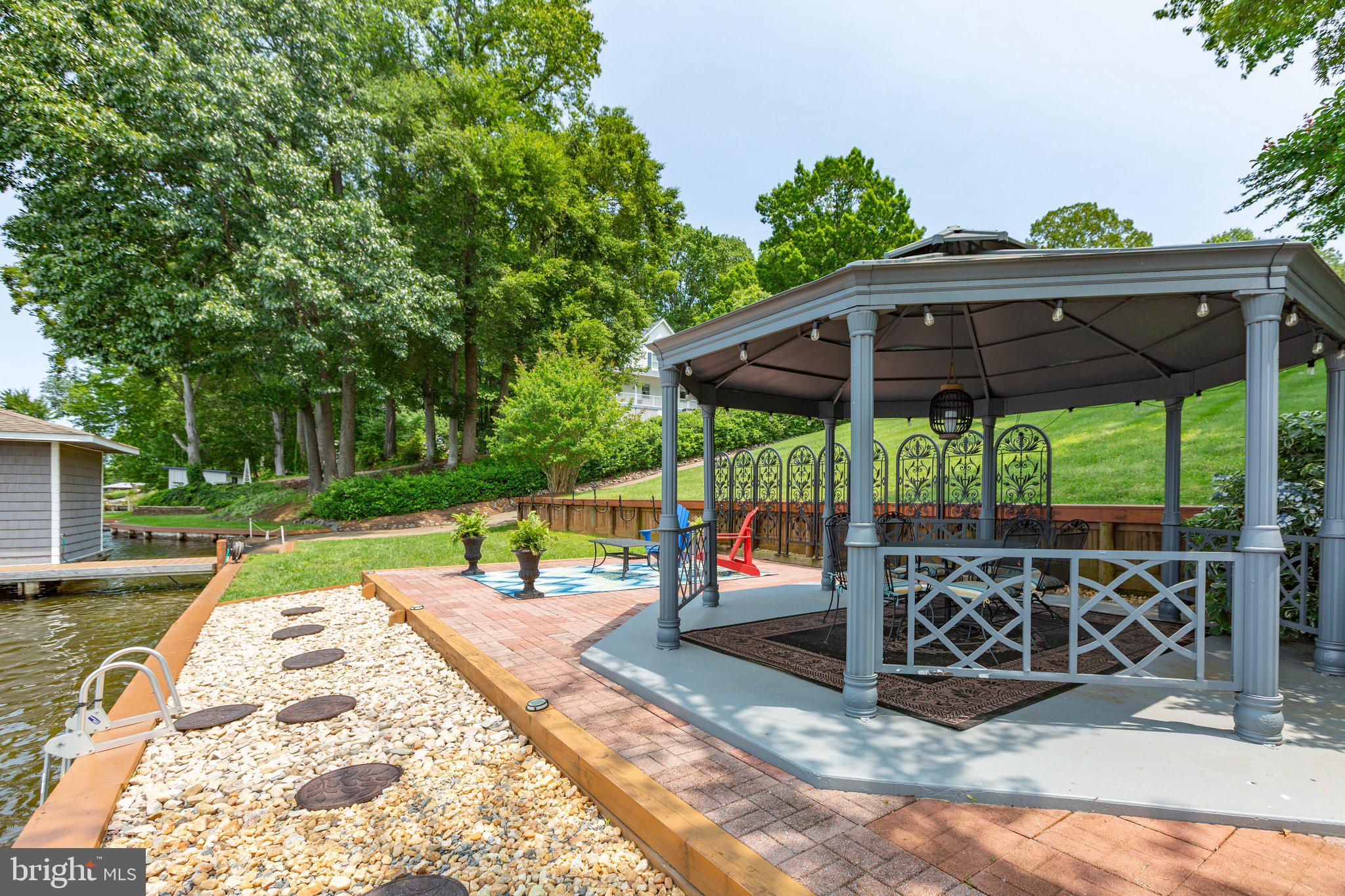 LONG ACRES - Residential