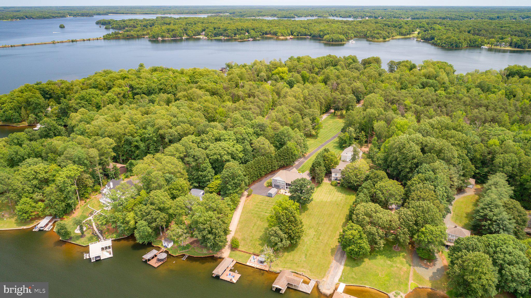 LONG ACRES - Residential