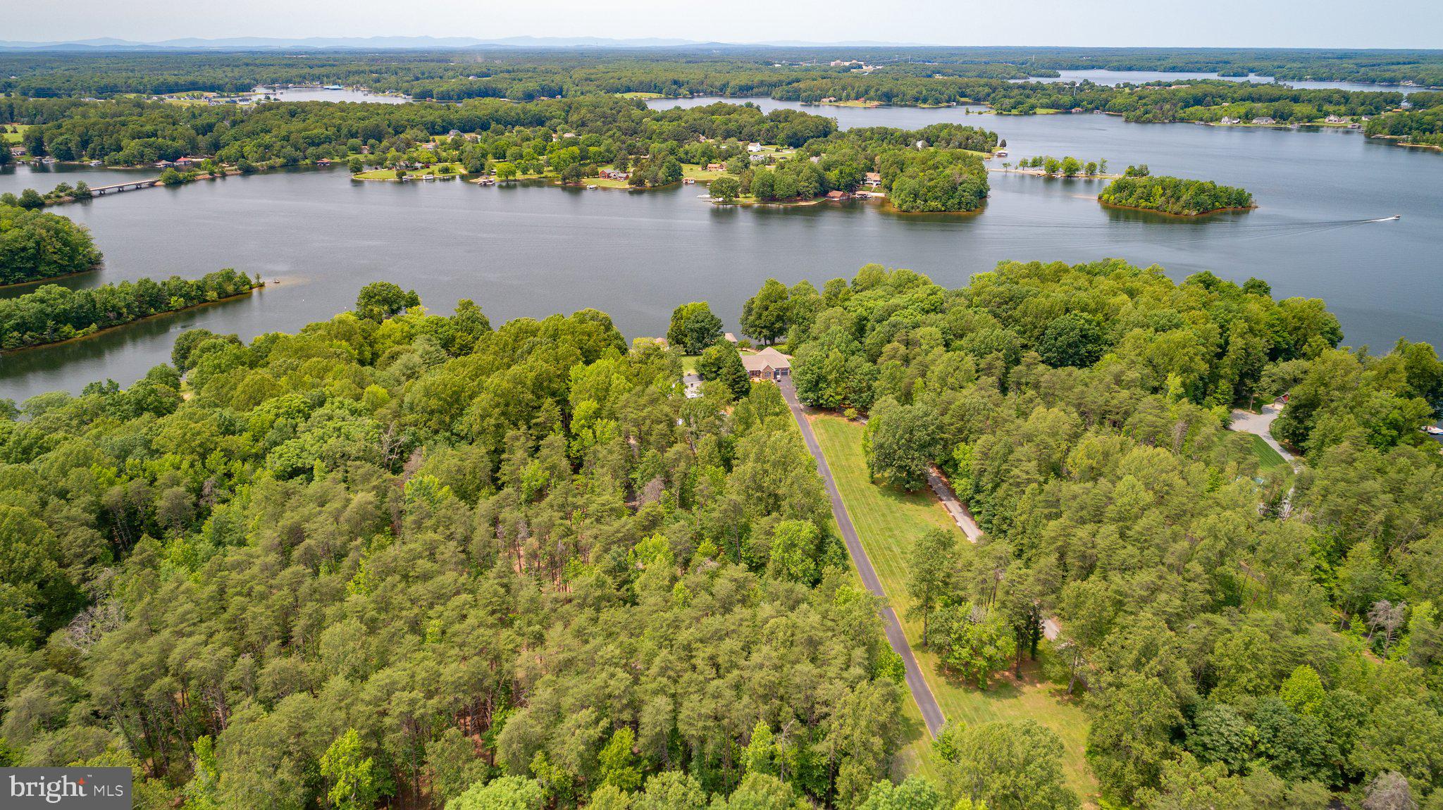 LONG ACRES - Residential