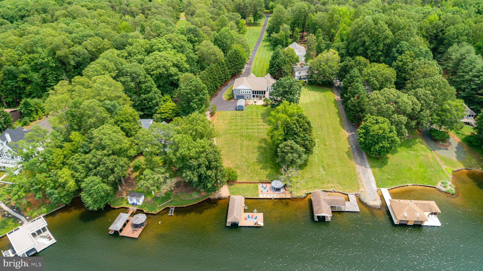 LONG ACRES - Residential