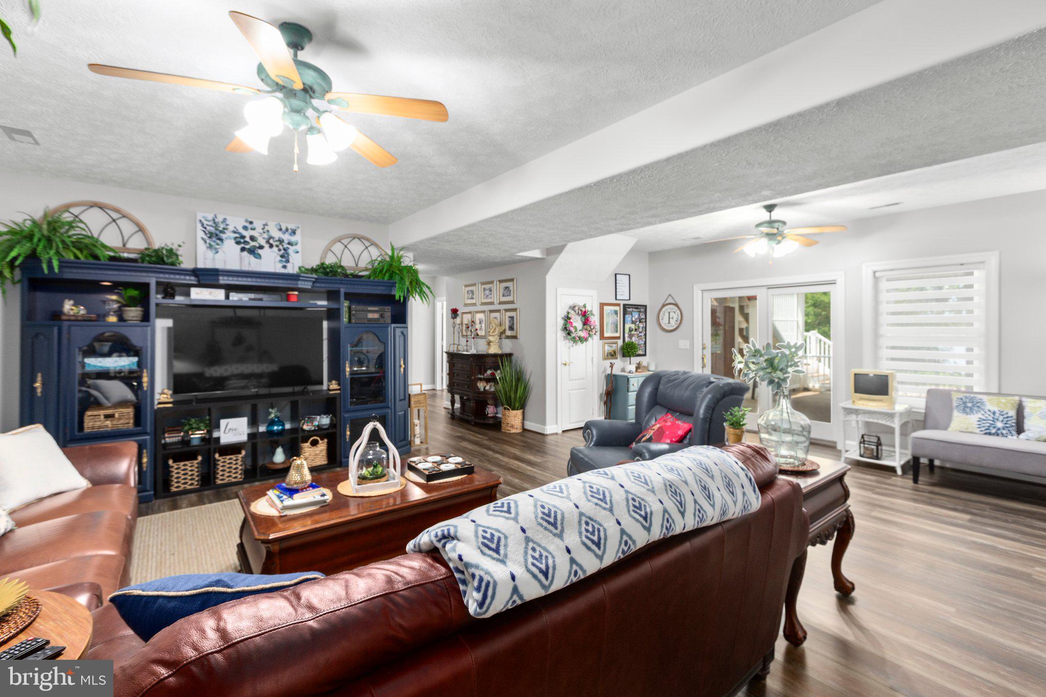 LONG ACRES - Residential