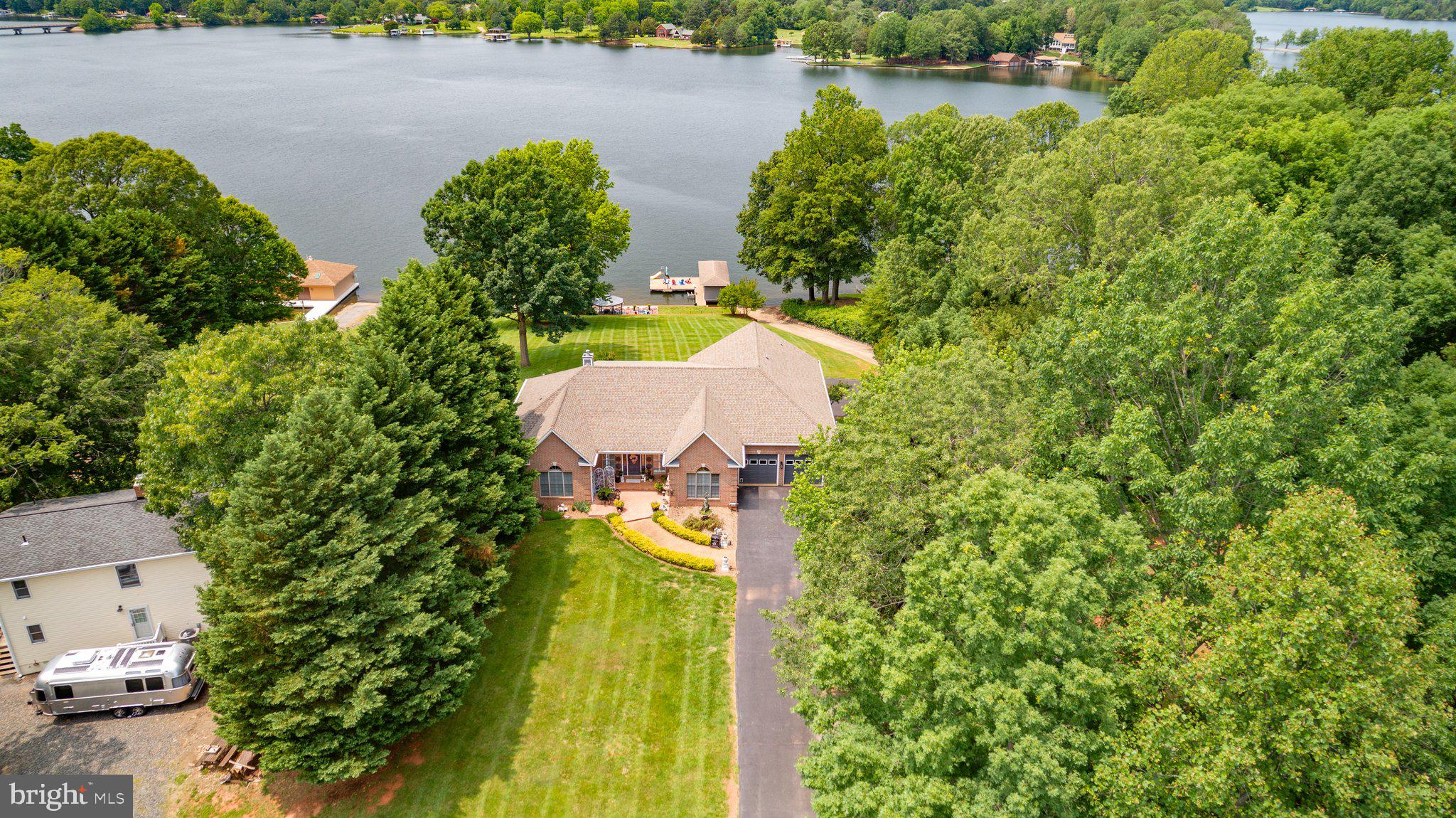 LONG ACRES - Residential