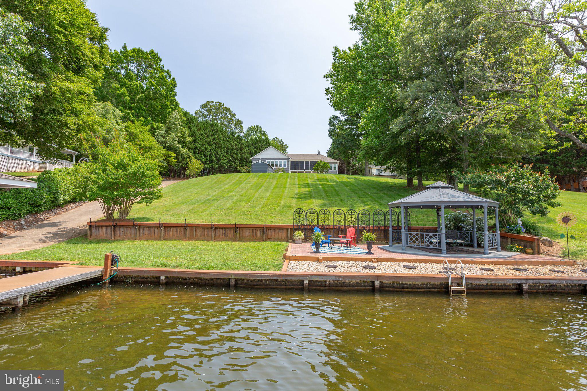 LONG ACRES - Residential