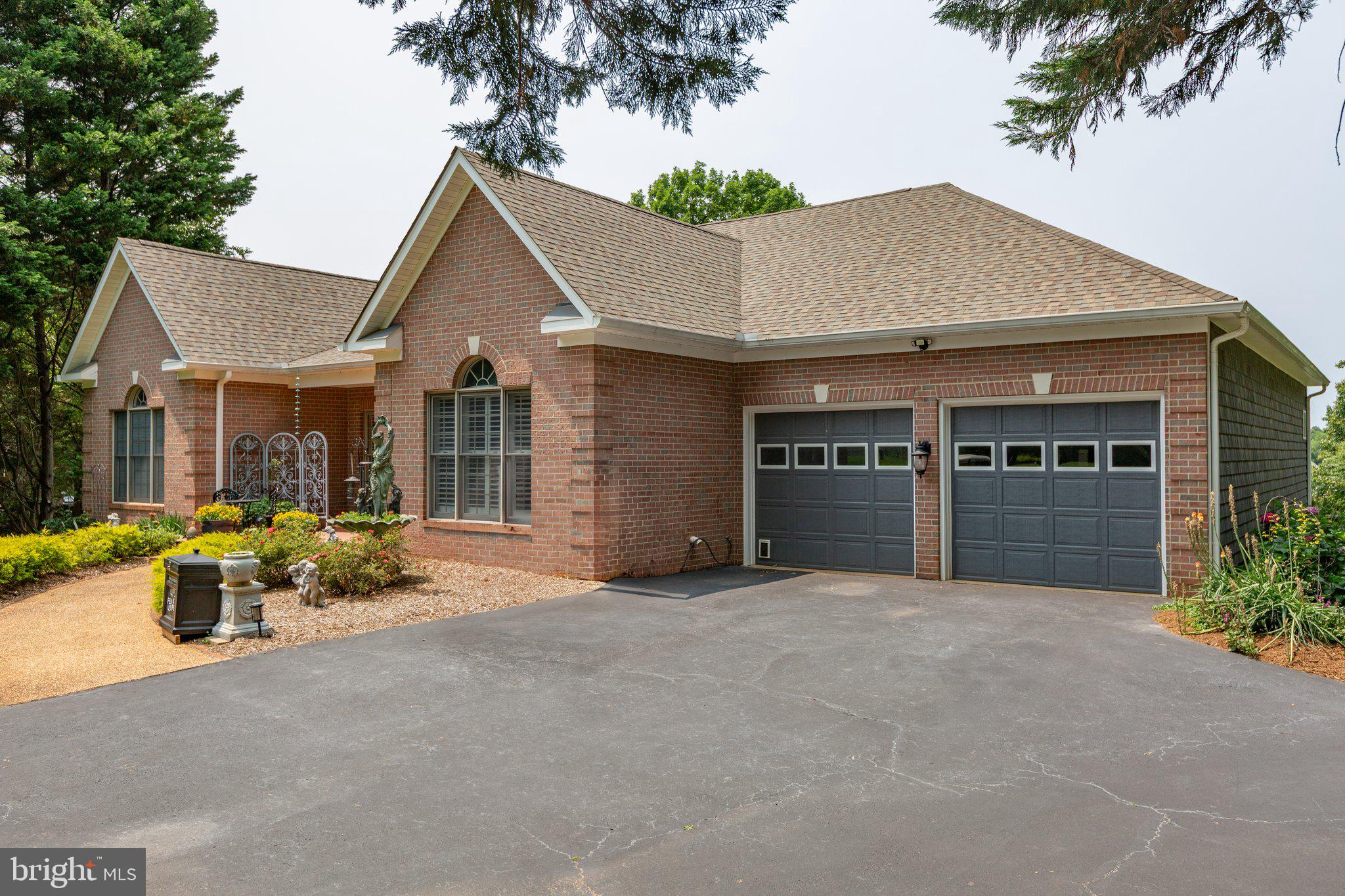 LONG ACRES - Residential