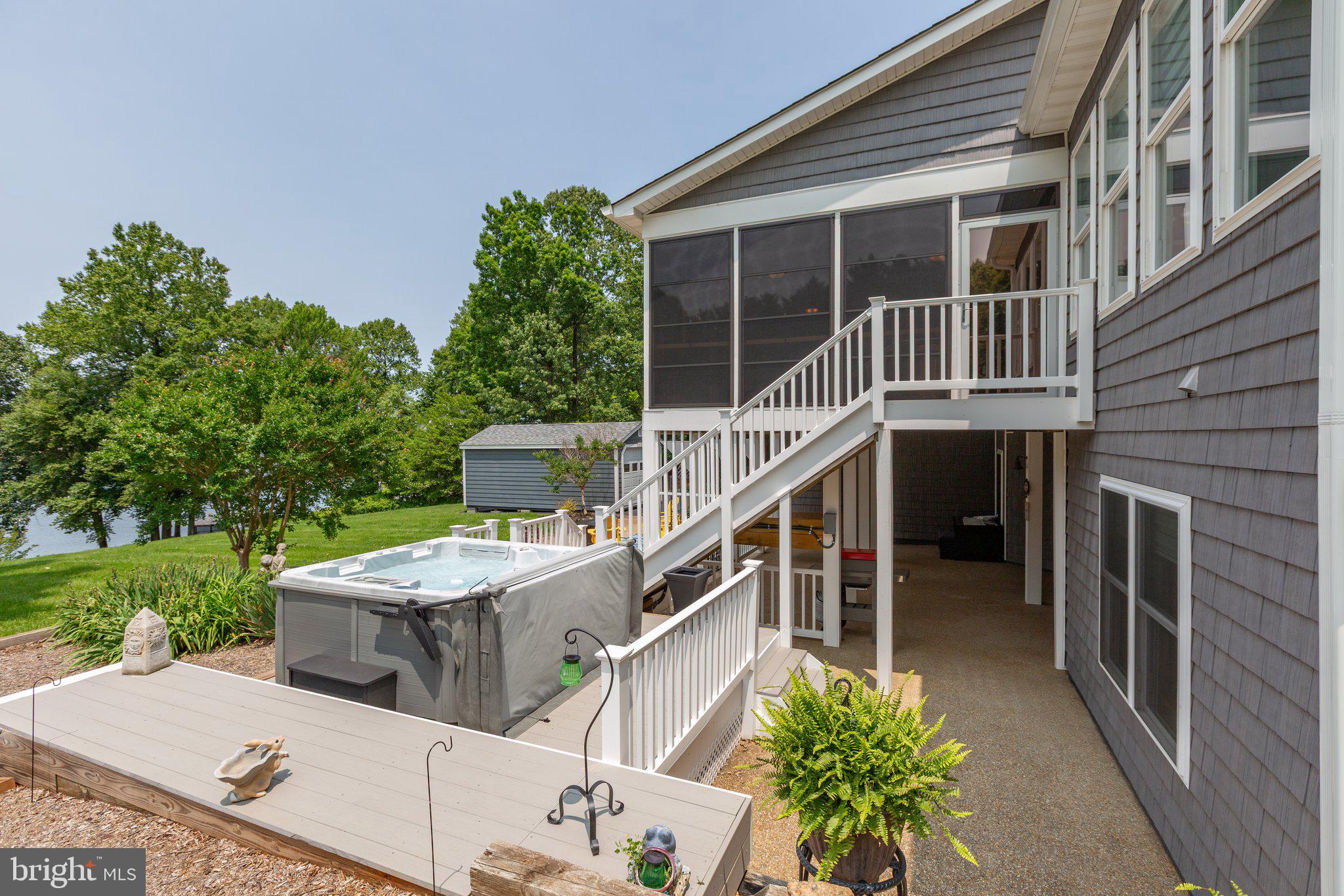 LONG ACRES - Residential