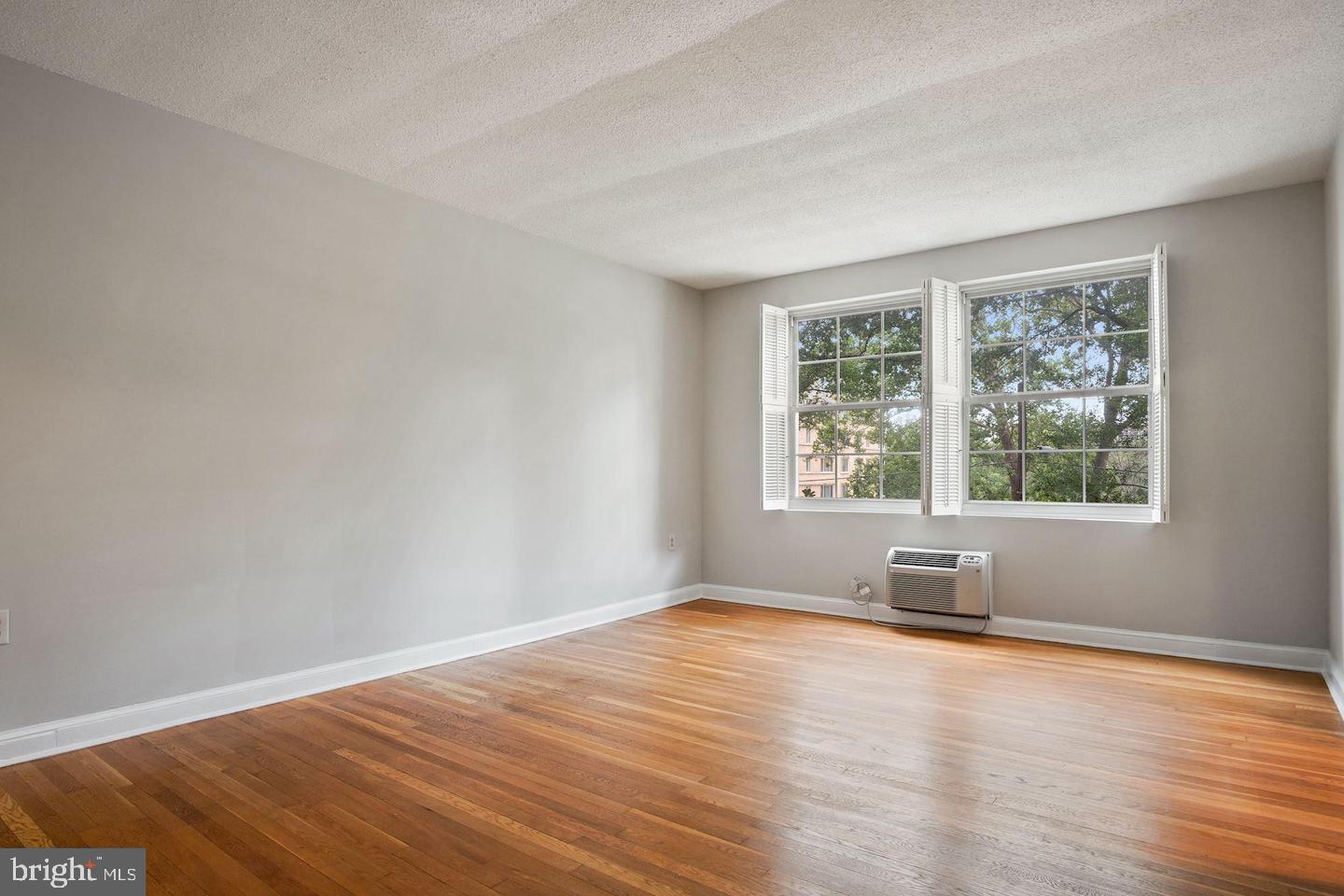 CATHEDRAL HEIGHTS - Residential Lease