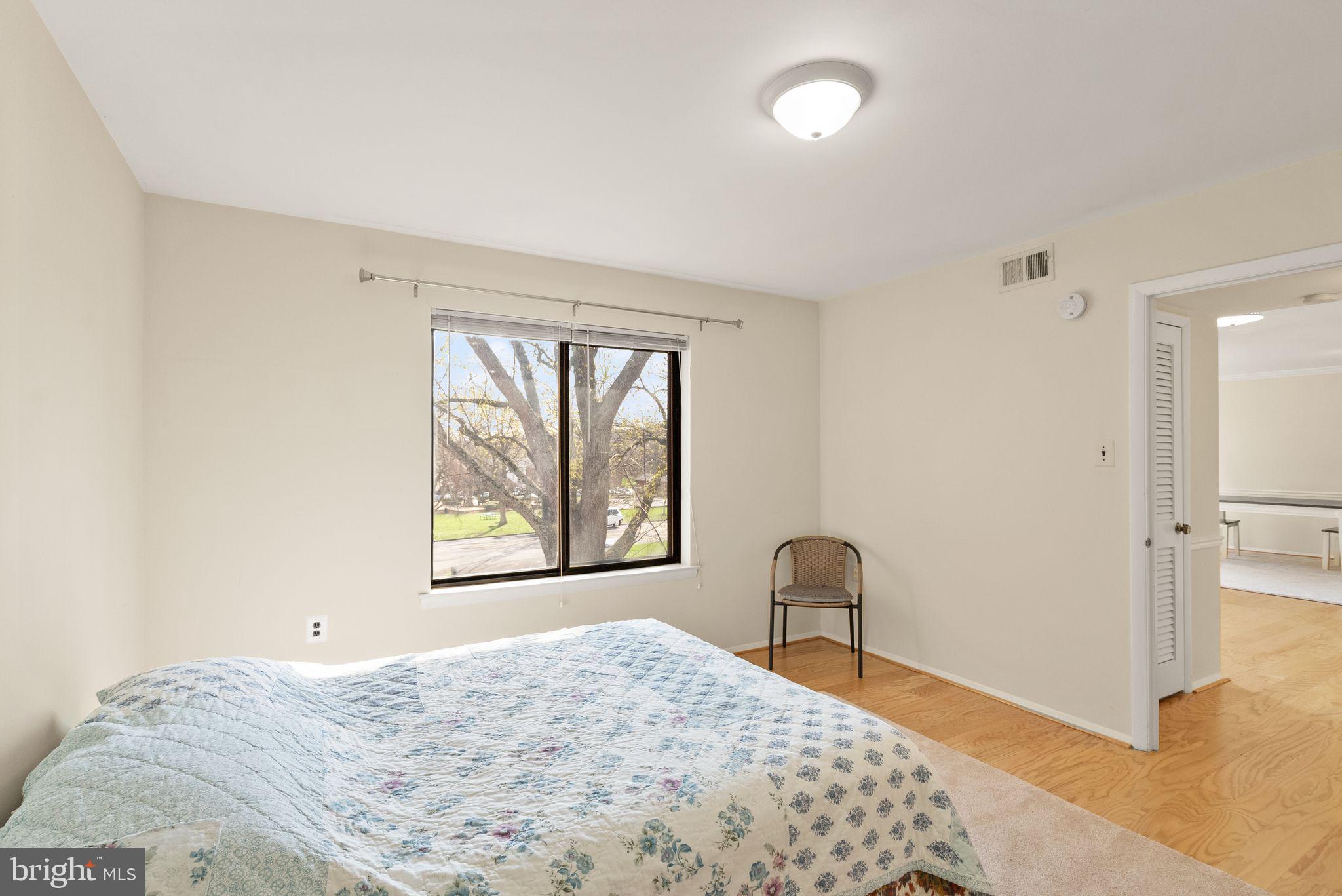 COUNTRY CLUB GREEN - Residential