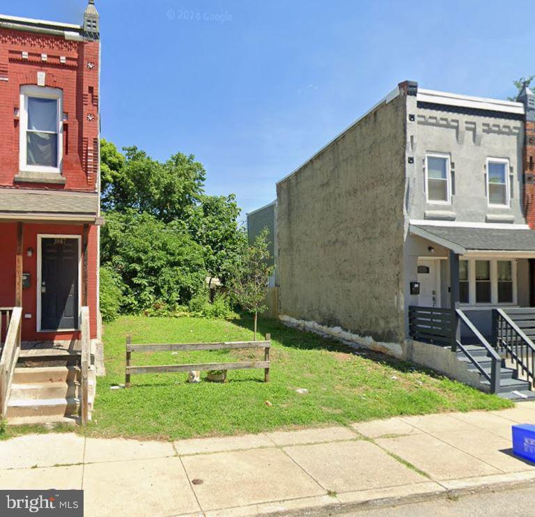 Vacant lot available in the growing Mantua area! Lot size approximately 980 sq ft, zoned RSA-5. Great opportunity to build a new single-family home or investment property. Convenient location close to University City, Drexel University, public transportation, and major roadways. NOTE: The property will be sold in AS-IS condition. The buyer is responsible for U&O.