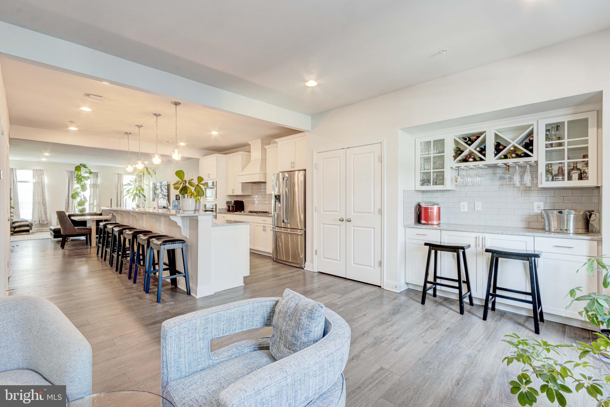 OXFORD SQUARE - Residential