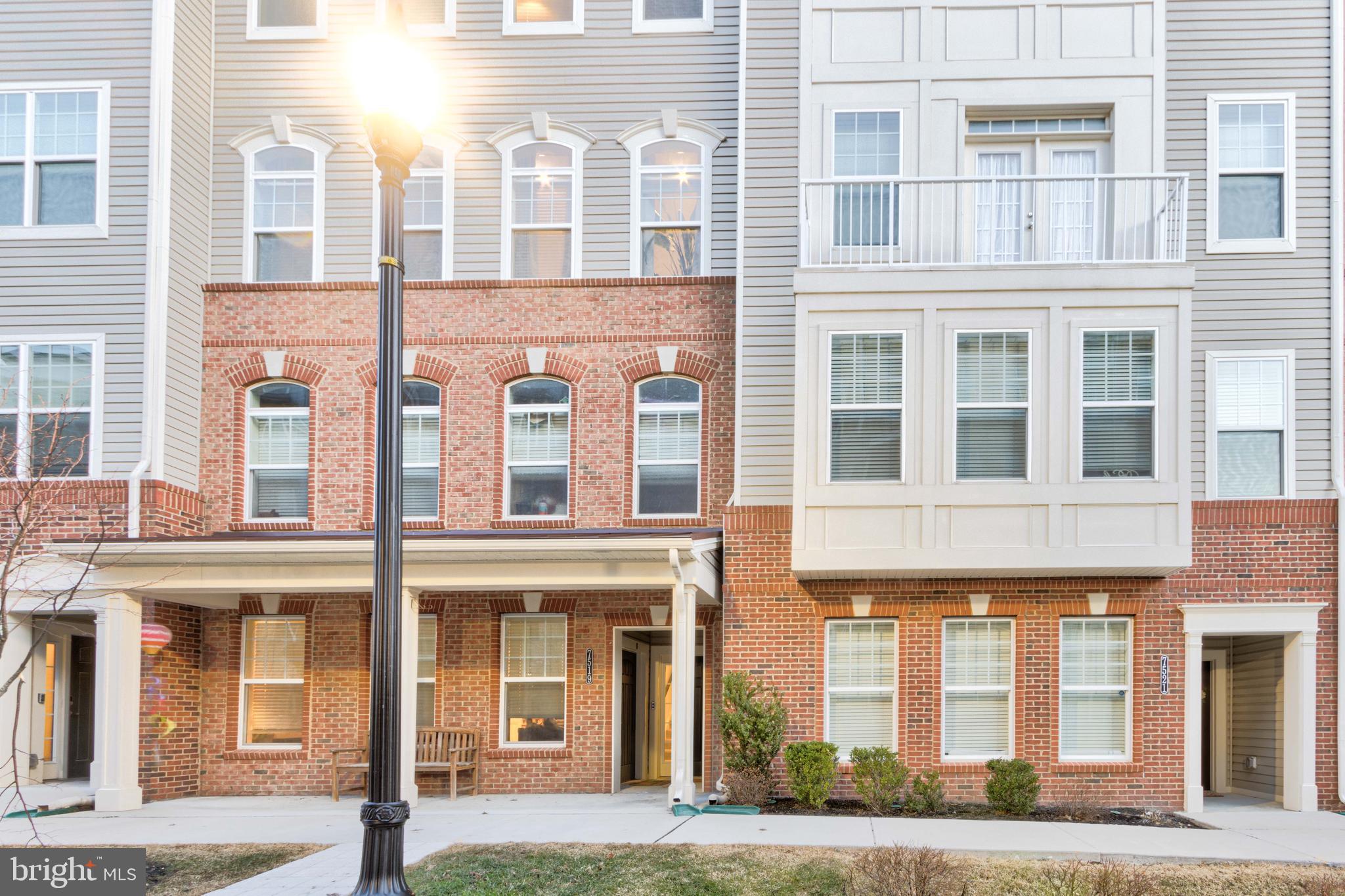 OXFORD SQUARE - Residential