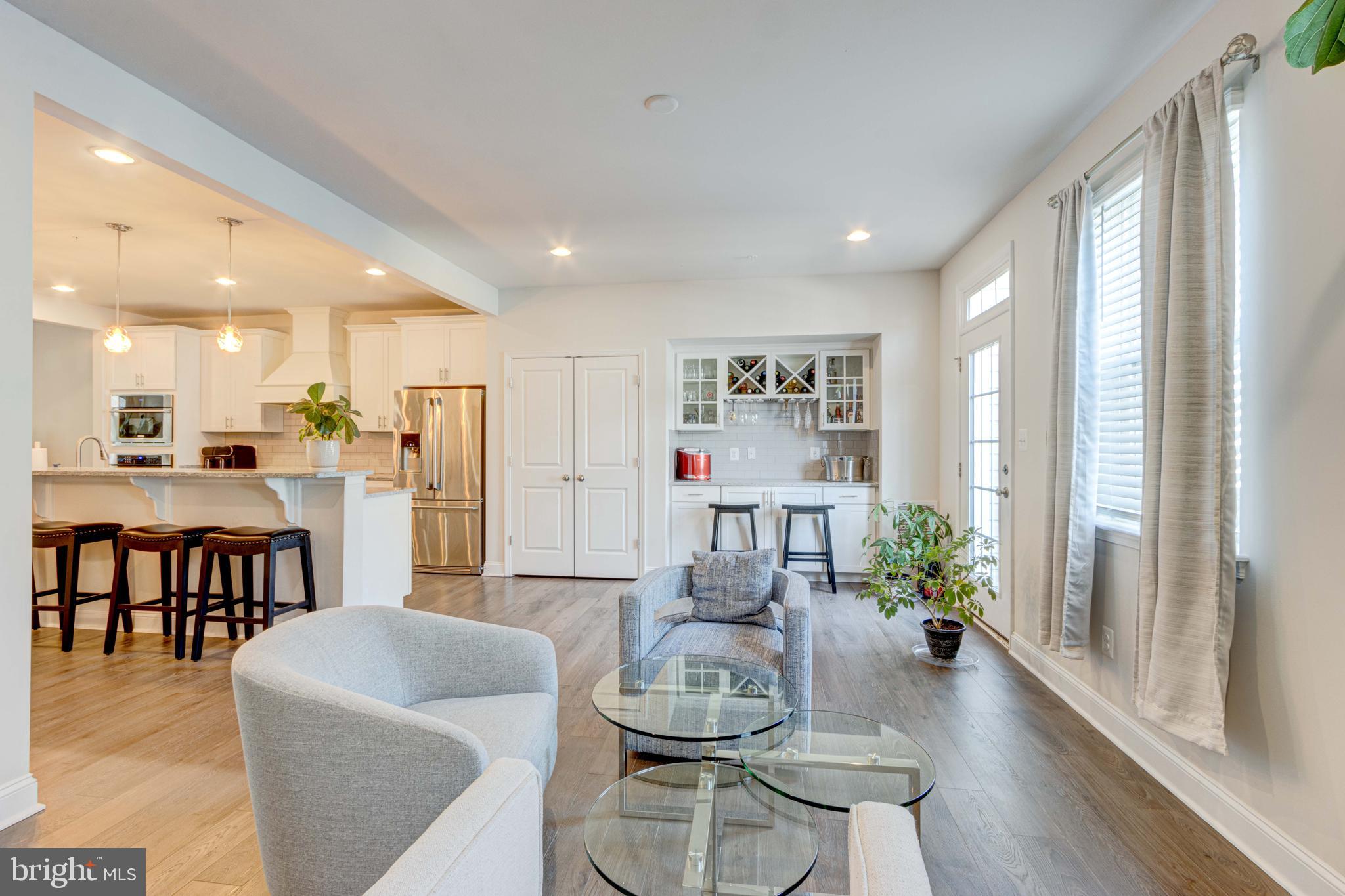 OXFORD SQUARE - Residential