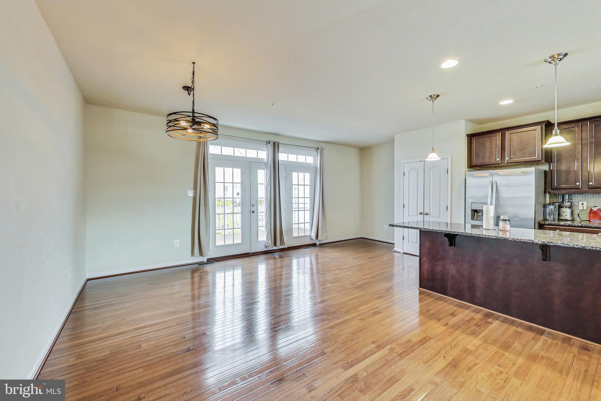 MARKET SQUARE - Residential Lease