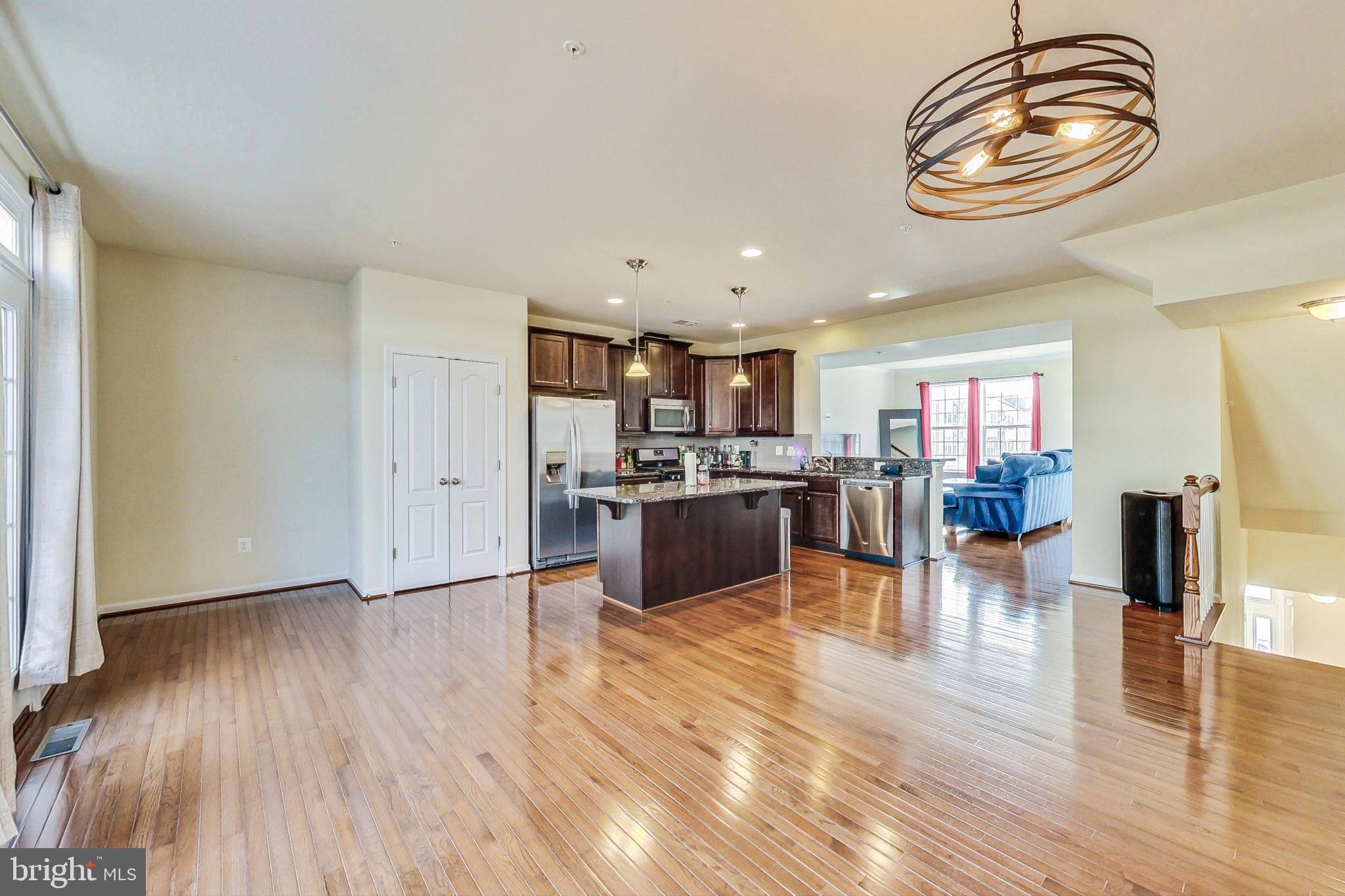 MARKET SQUARE - Residential Lease