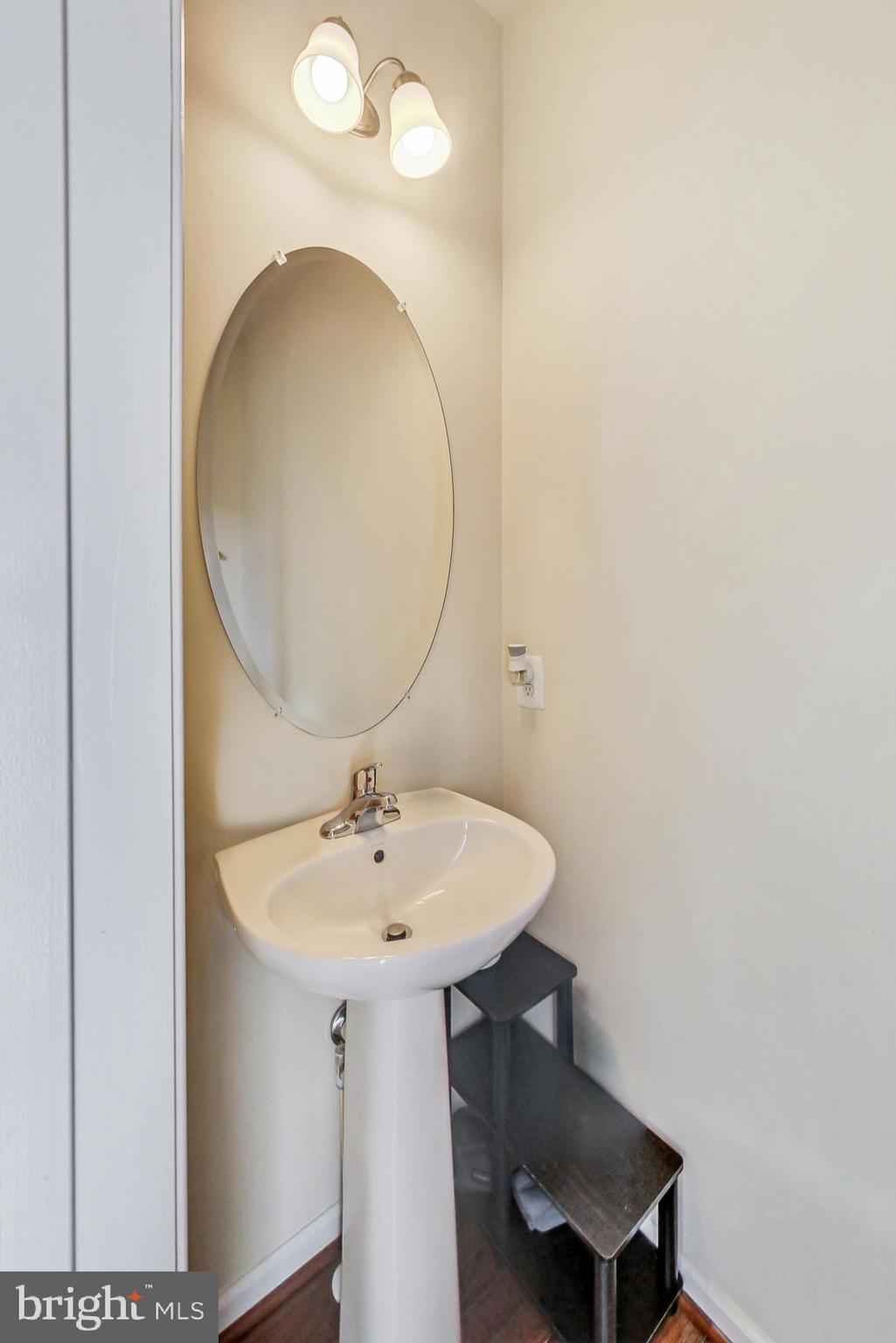 MARKET SQUARE - Residential Lease