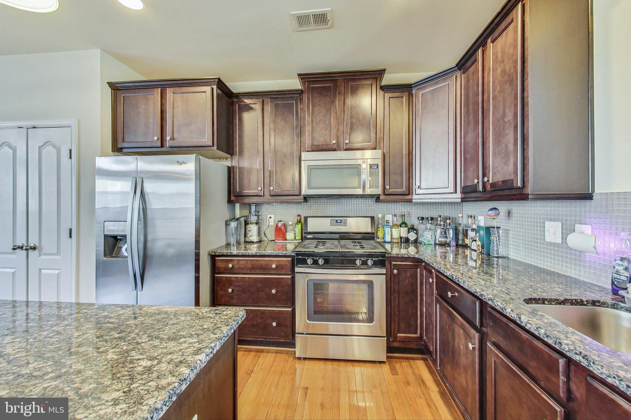MARKET SQUARE - Residential Lease