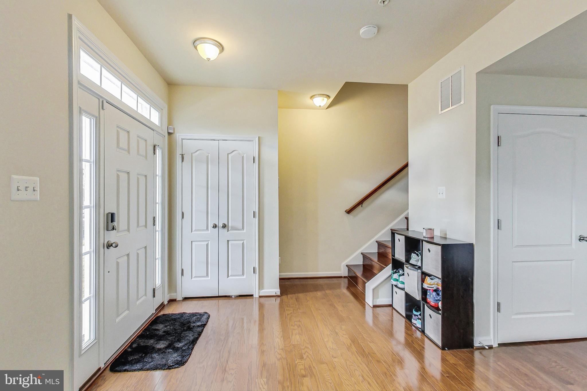 MARKET SQUARE - Residential Lease