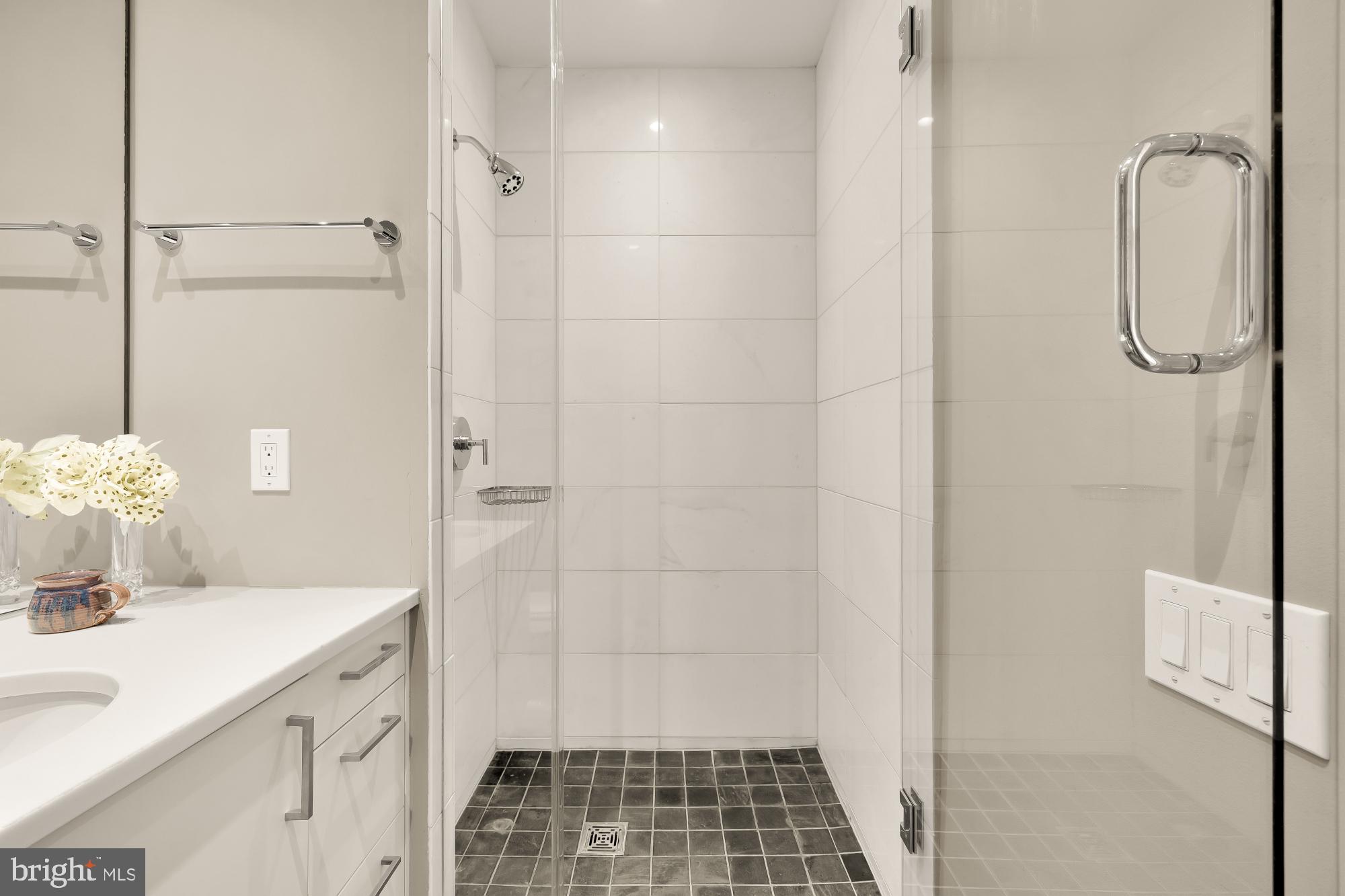 WEST END - Residential