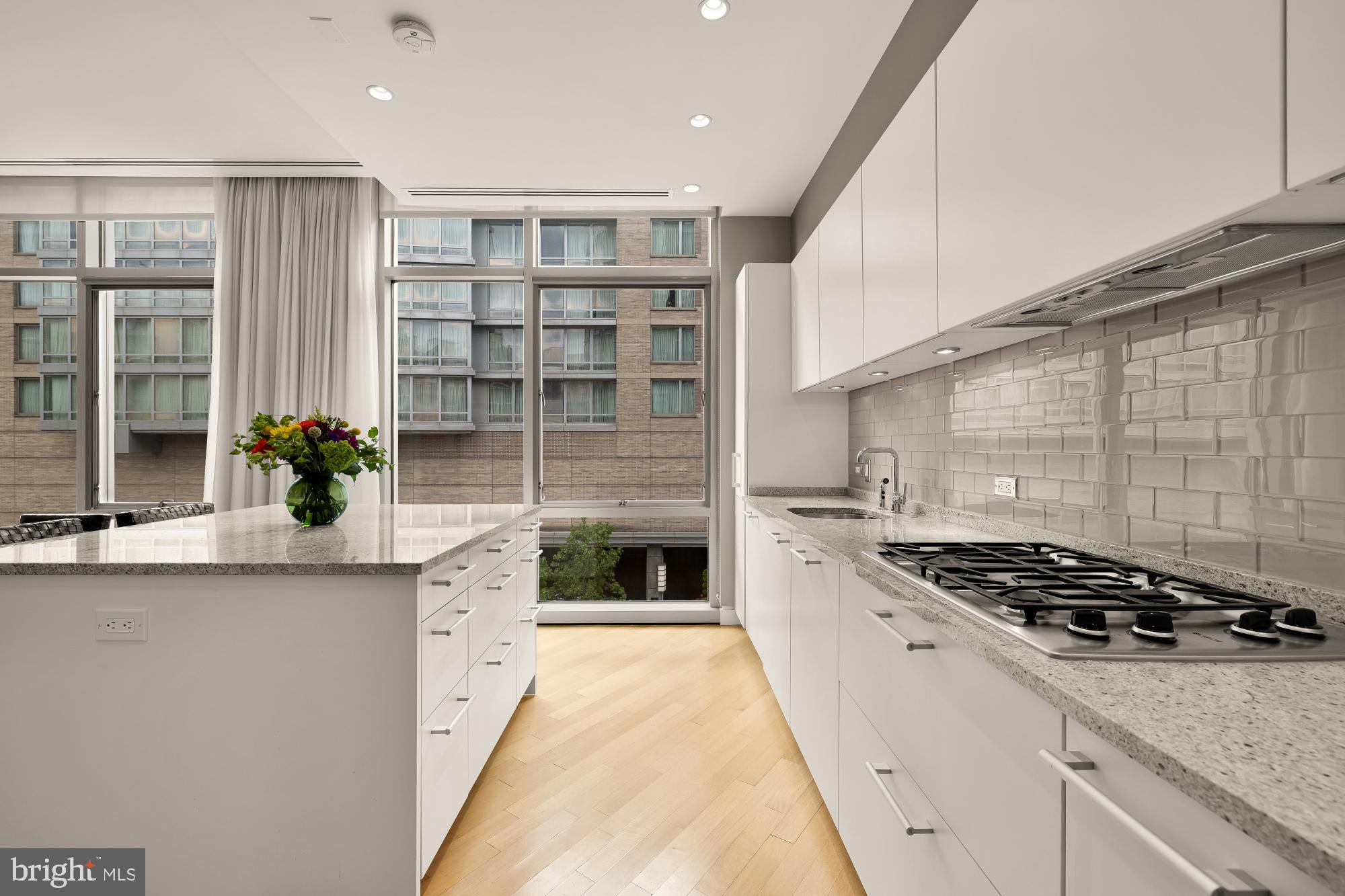 WEST END - Residential