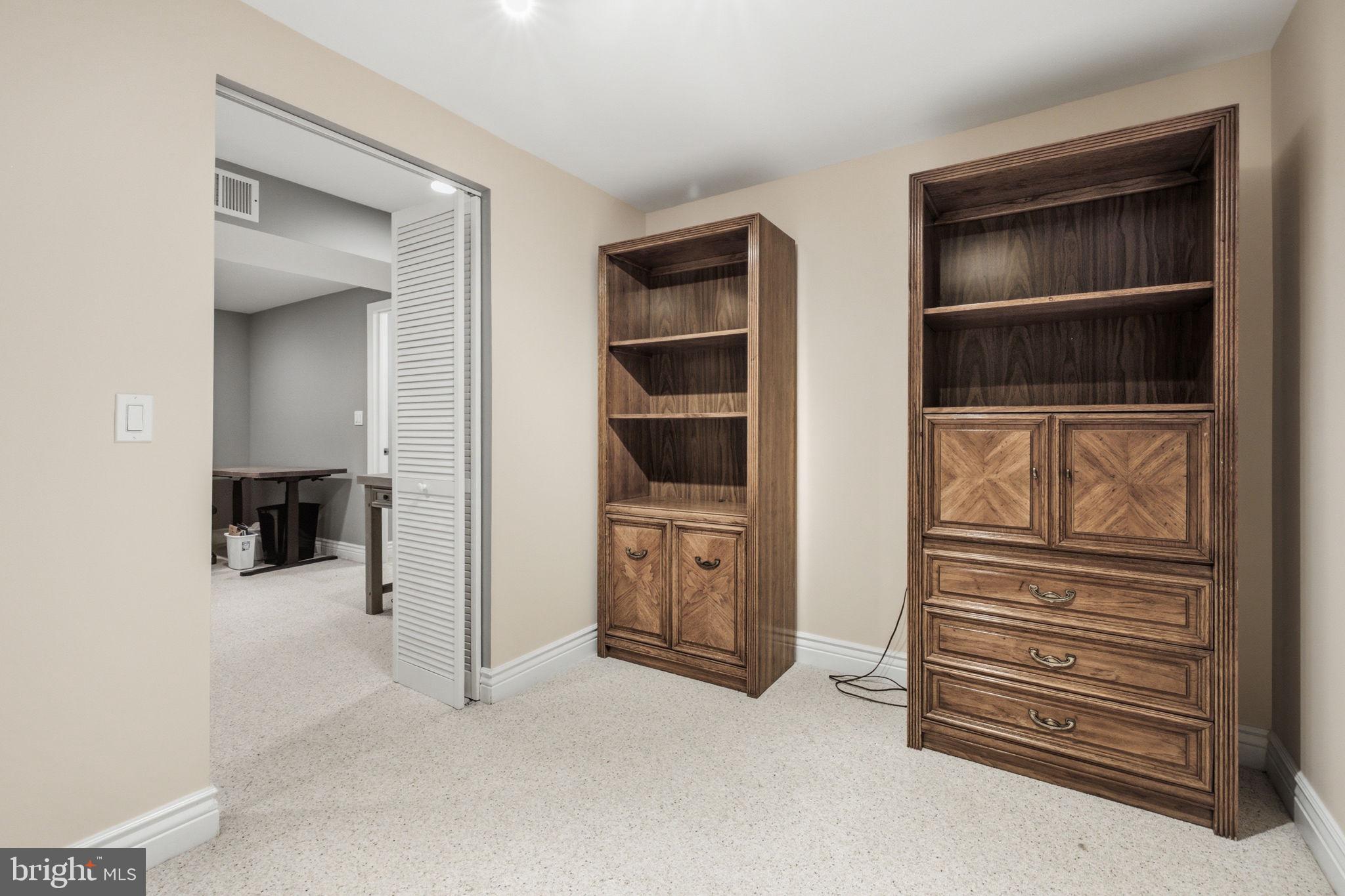 QUINCE ORCHARD VALLEY - Residential