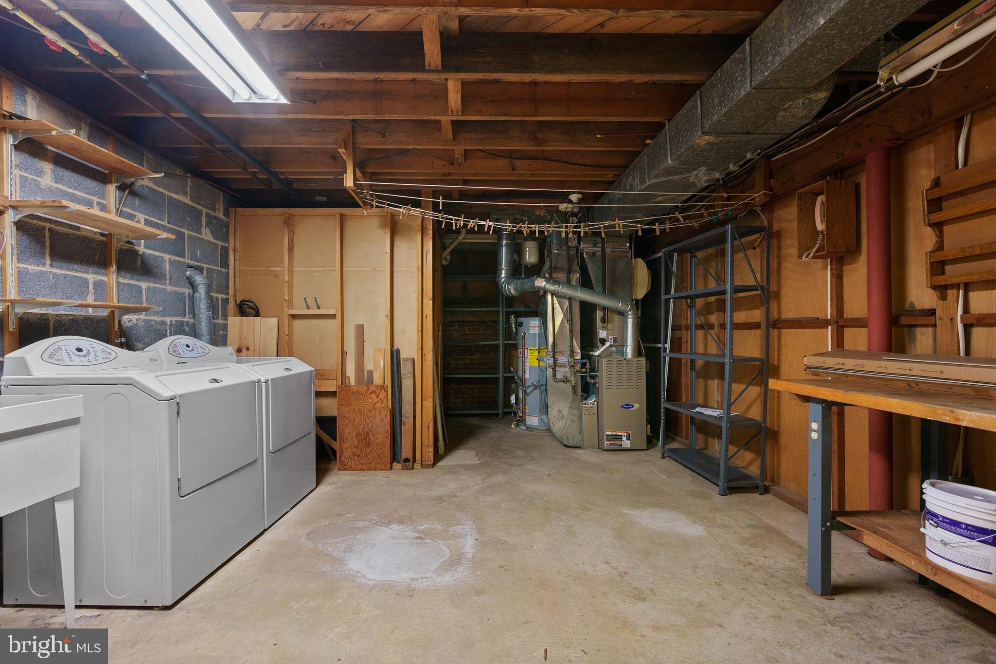 FAIRFAX HOMES - Residential