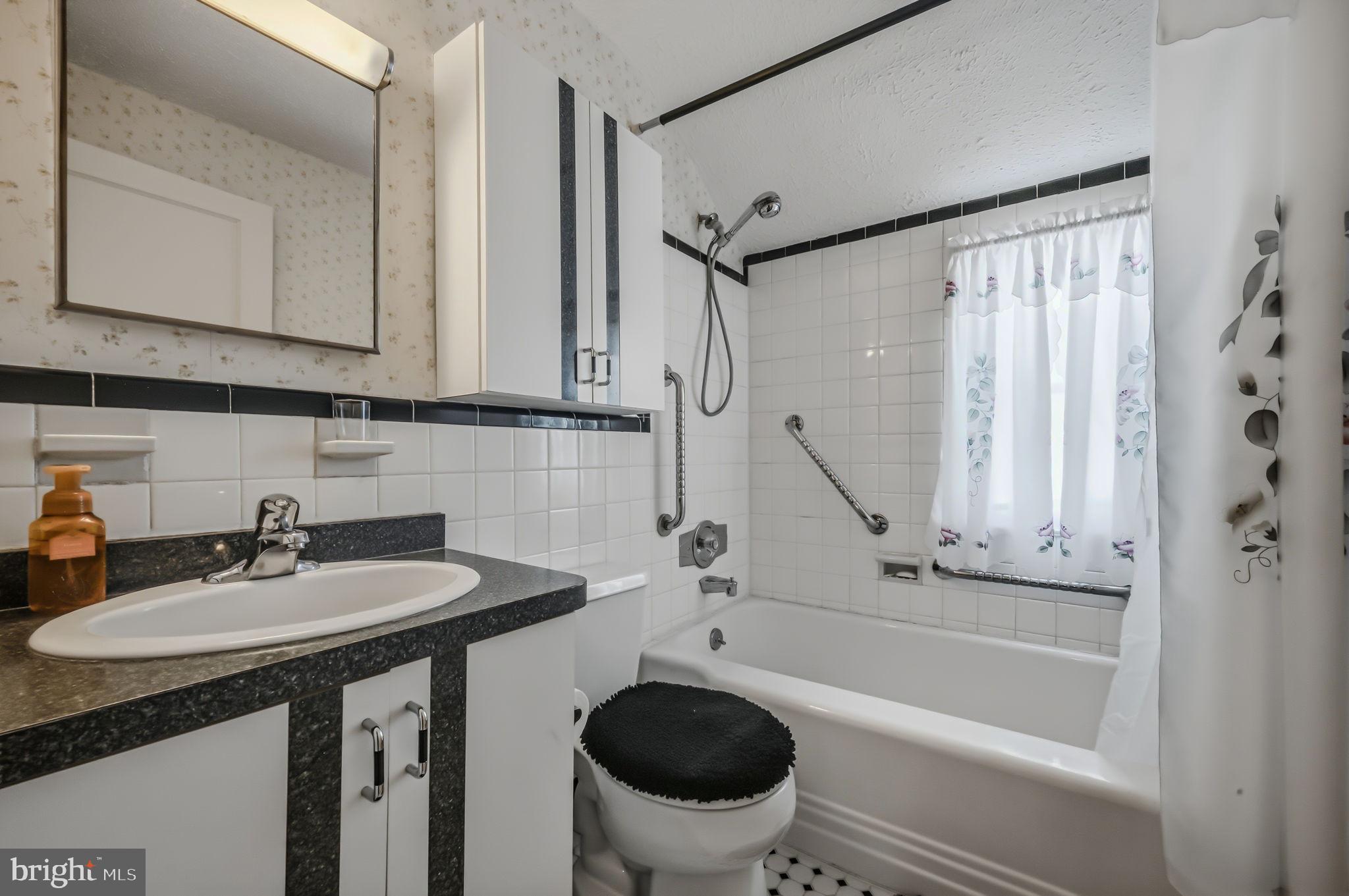 LEEDOM ESTS - Residential