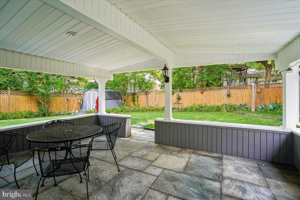 NEWPORT HILLS - Residential