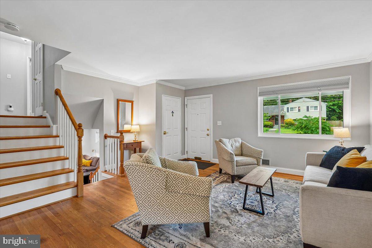 NEWPORT HILLS - Residential