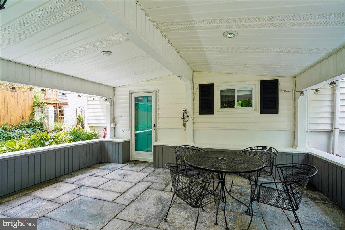 NEWPORT HILLS - Residential
