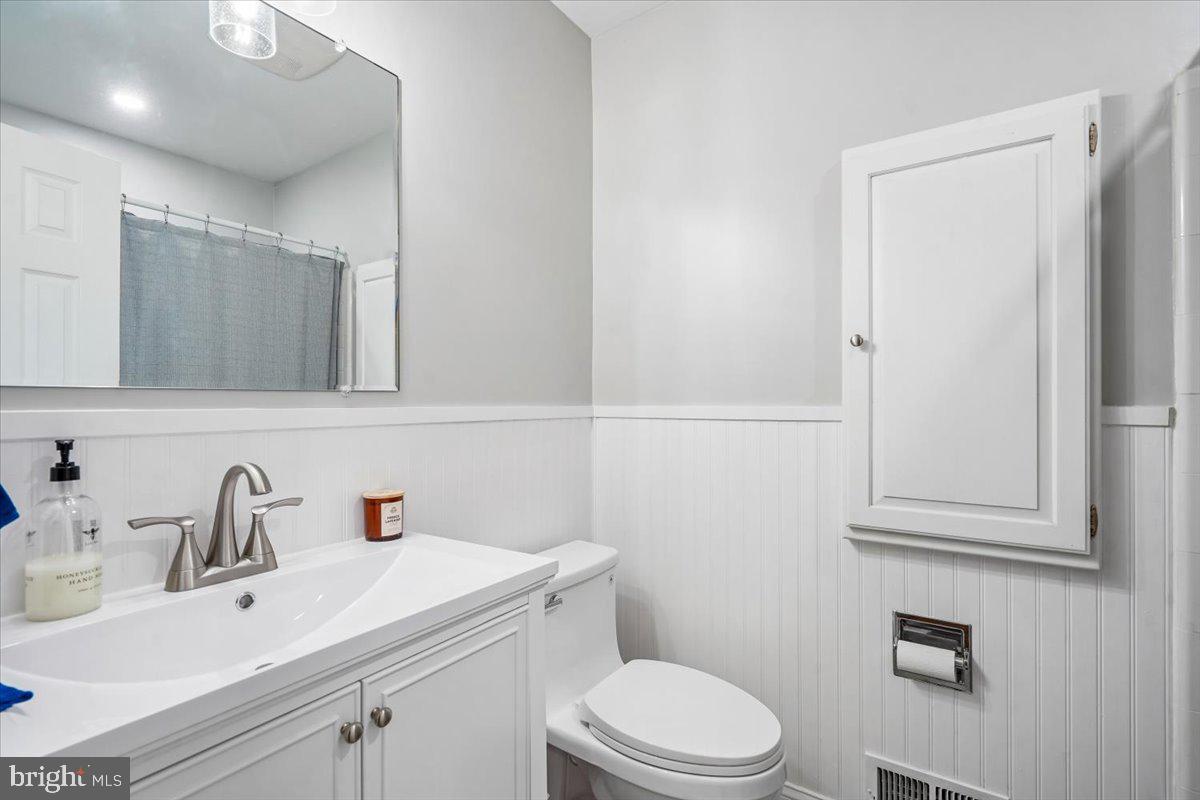 NEWPORT HILLS - Residential