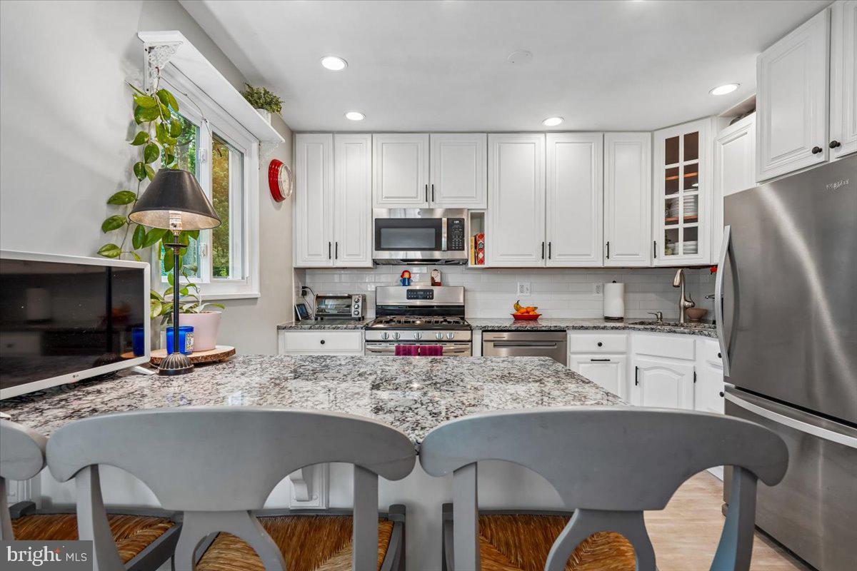 NEWPORT HILLS - Residential
