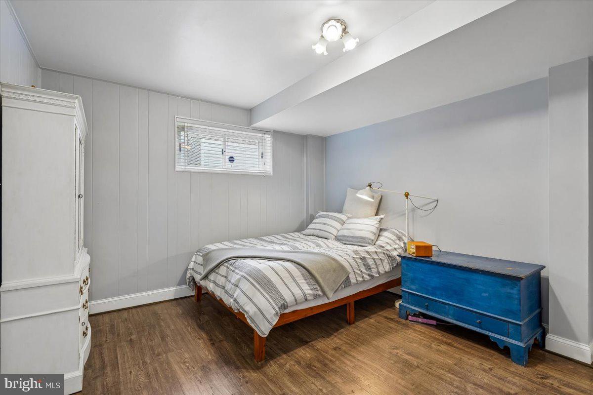 NEWPORT HILLS - Residential